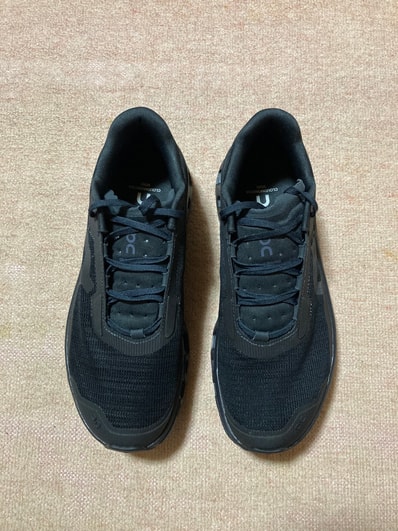 On Cloudmonster Void "Black"