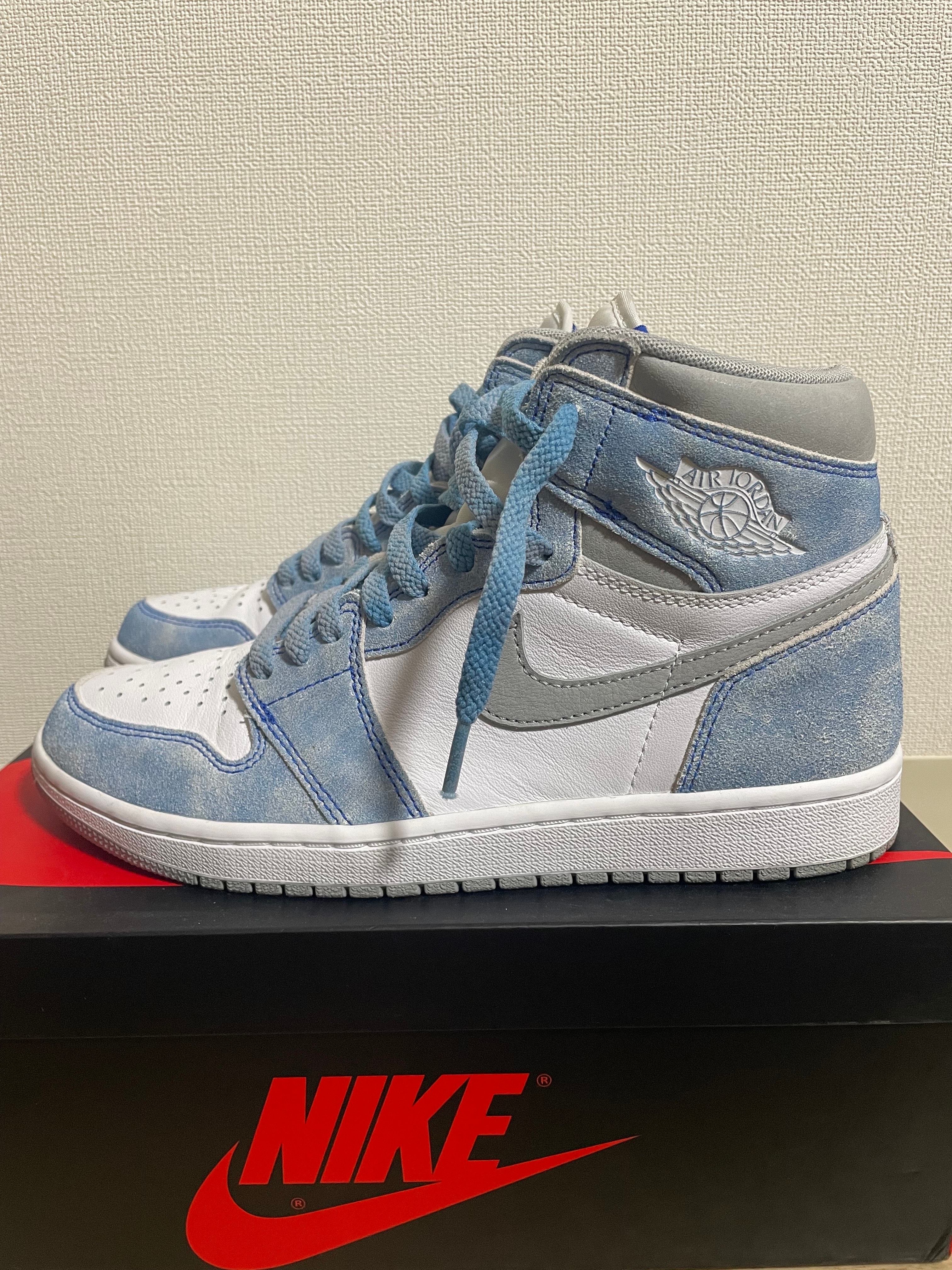 Nike Air Jordan 1 High OG "Hyper Royal"