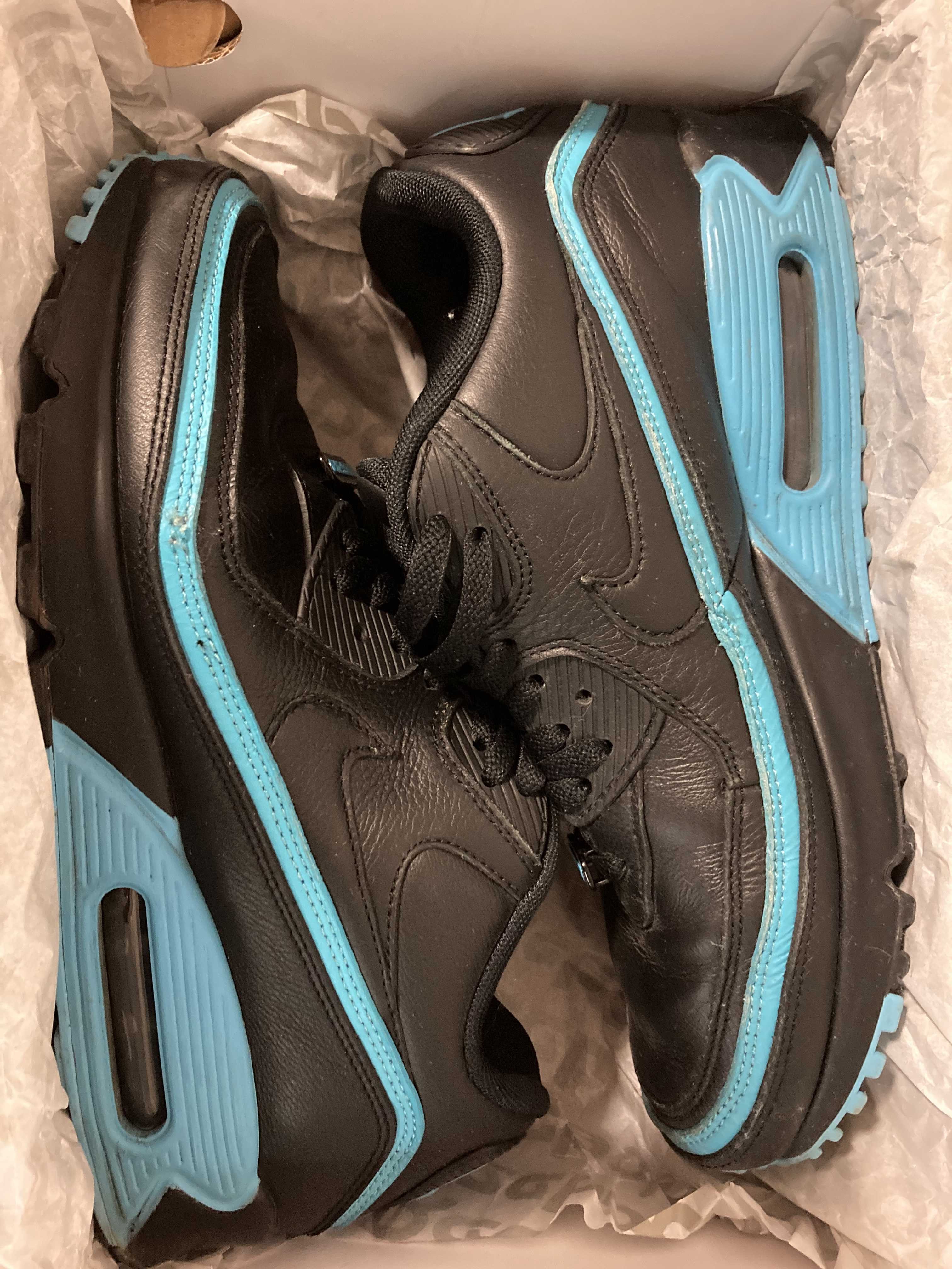 UNDEFEATED × Nike Air Max 90 "Black/Blue"