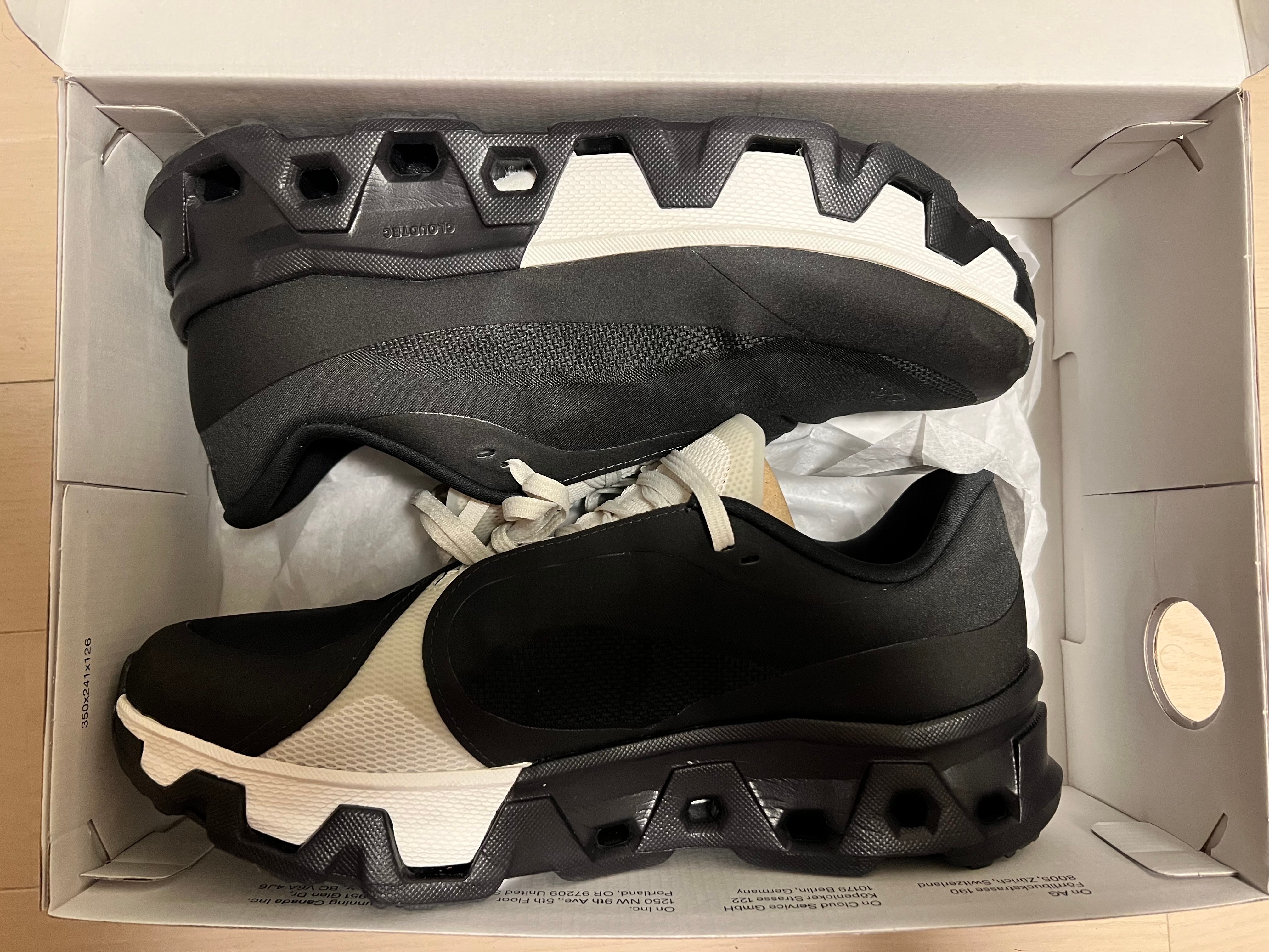 ポストアーカイブファクション × オン クラウドモンスター ハイパー "ブラック"