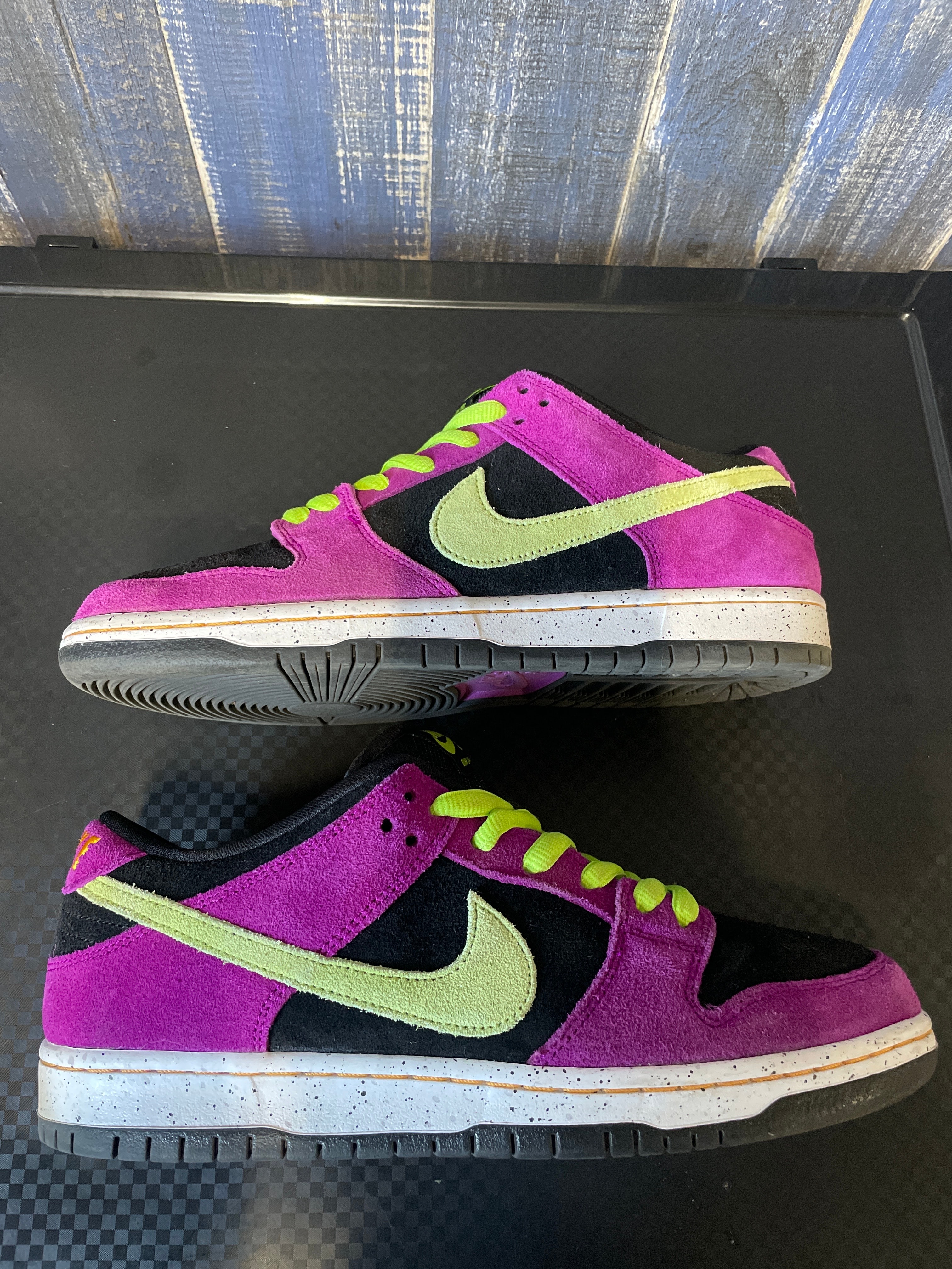 Nike SB Dunk Low "Red Plum"