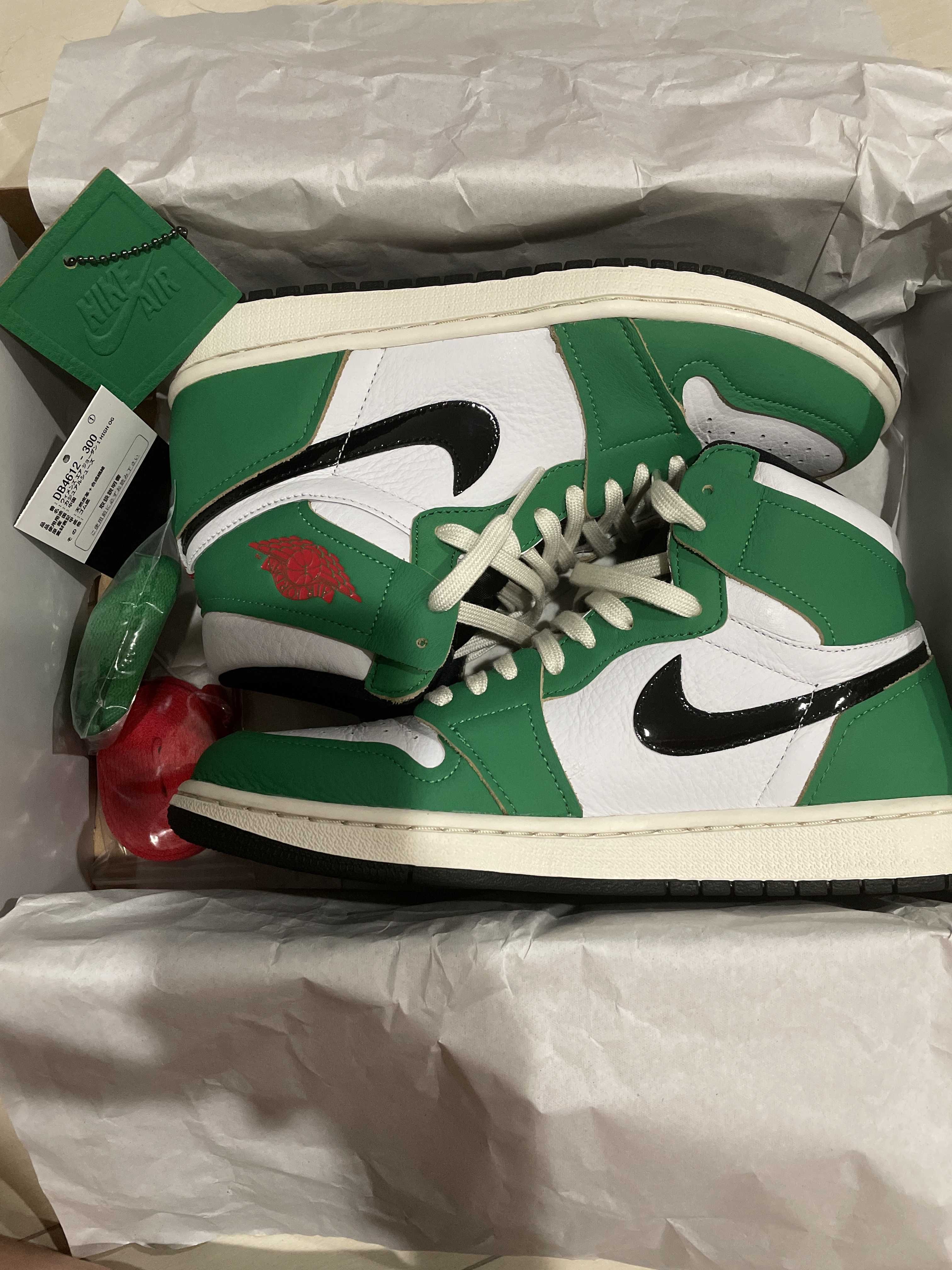 Nike Women's Air Jordan 1 High OG "Lucky Green/White-Sail-Black"