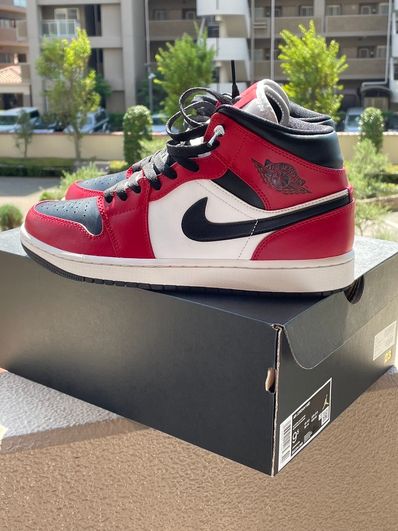 Nike Air Jordan 1 Mid "Chicago Black Toe"