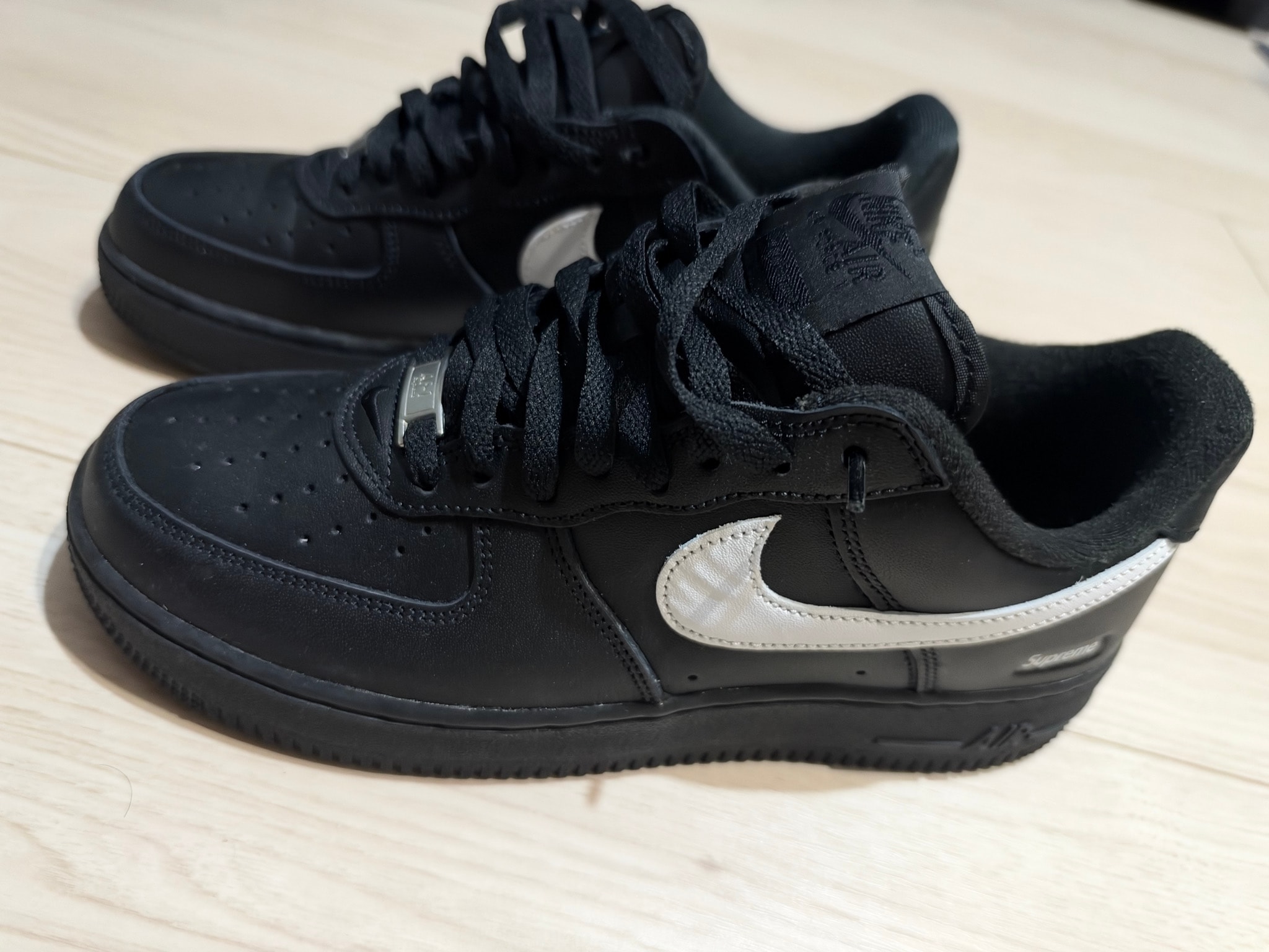 Supreme × Nike Air Force 1 Low "Black/White"