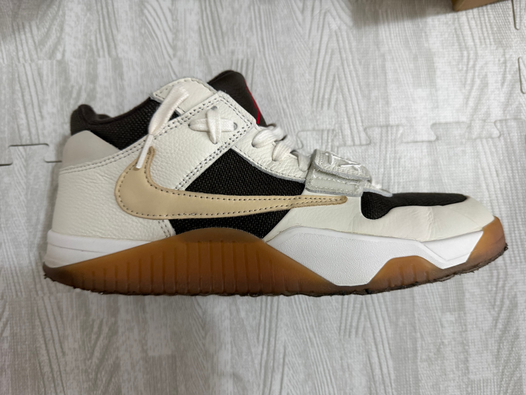 Travis Scott × Nike Jordan Jumpman Jack TR "Sail and Dark Mocha"