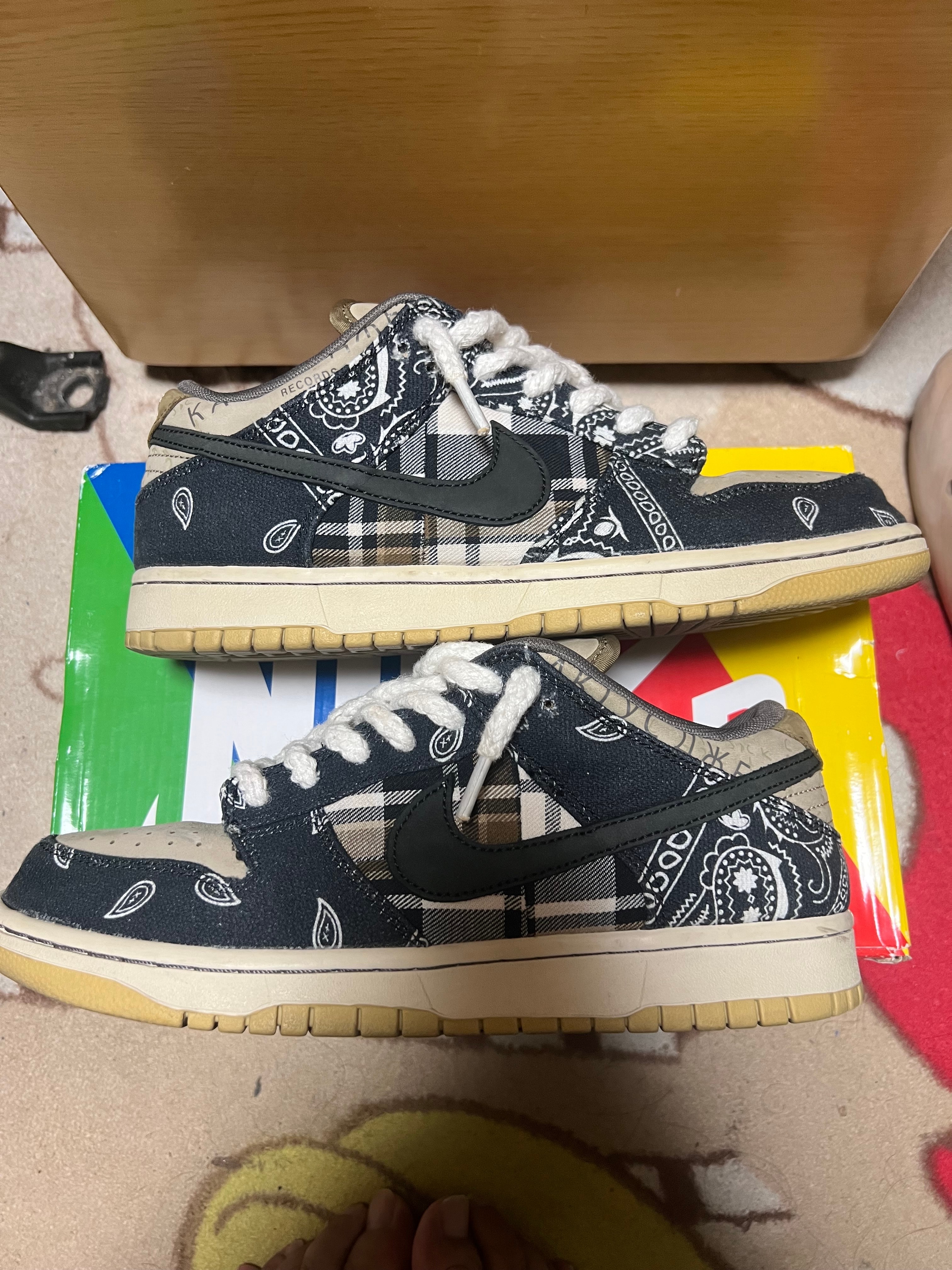 Travis Scott × Nike SB Dunk Low "Black/Parachute Beige"