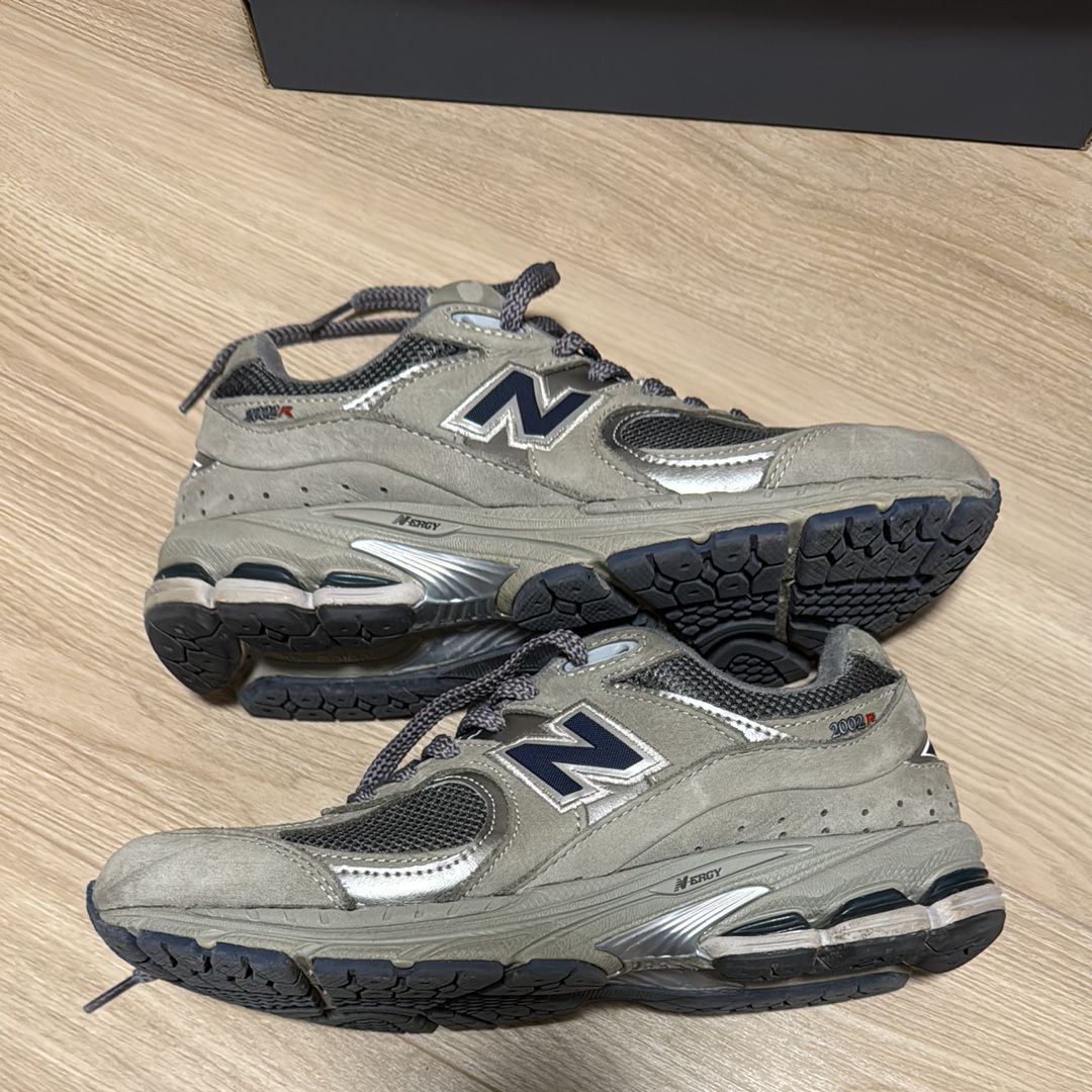 New Balance 2002R "Gray"