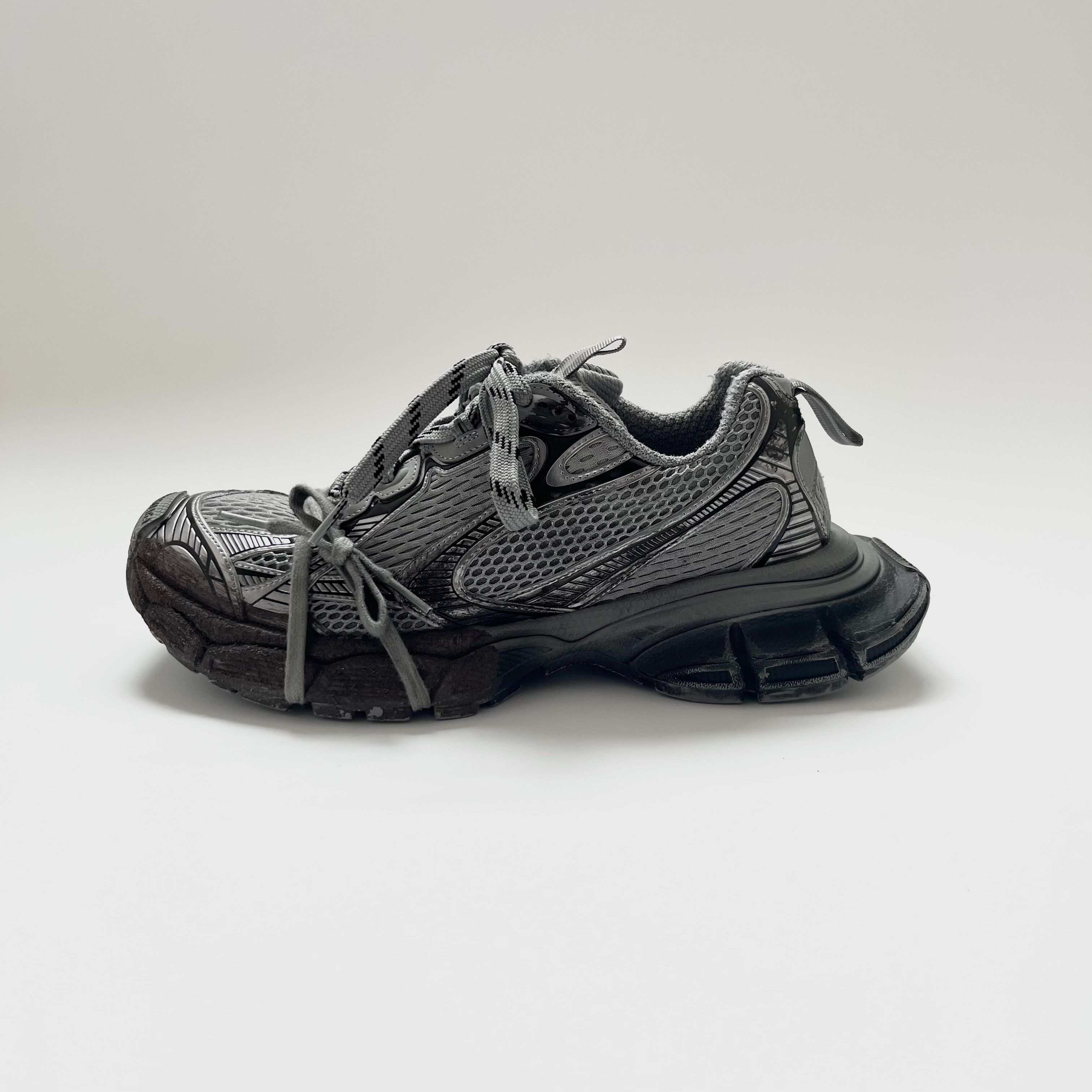 BALENCIAGA 3XL Sneaker Worn-Out "Gray"