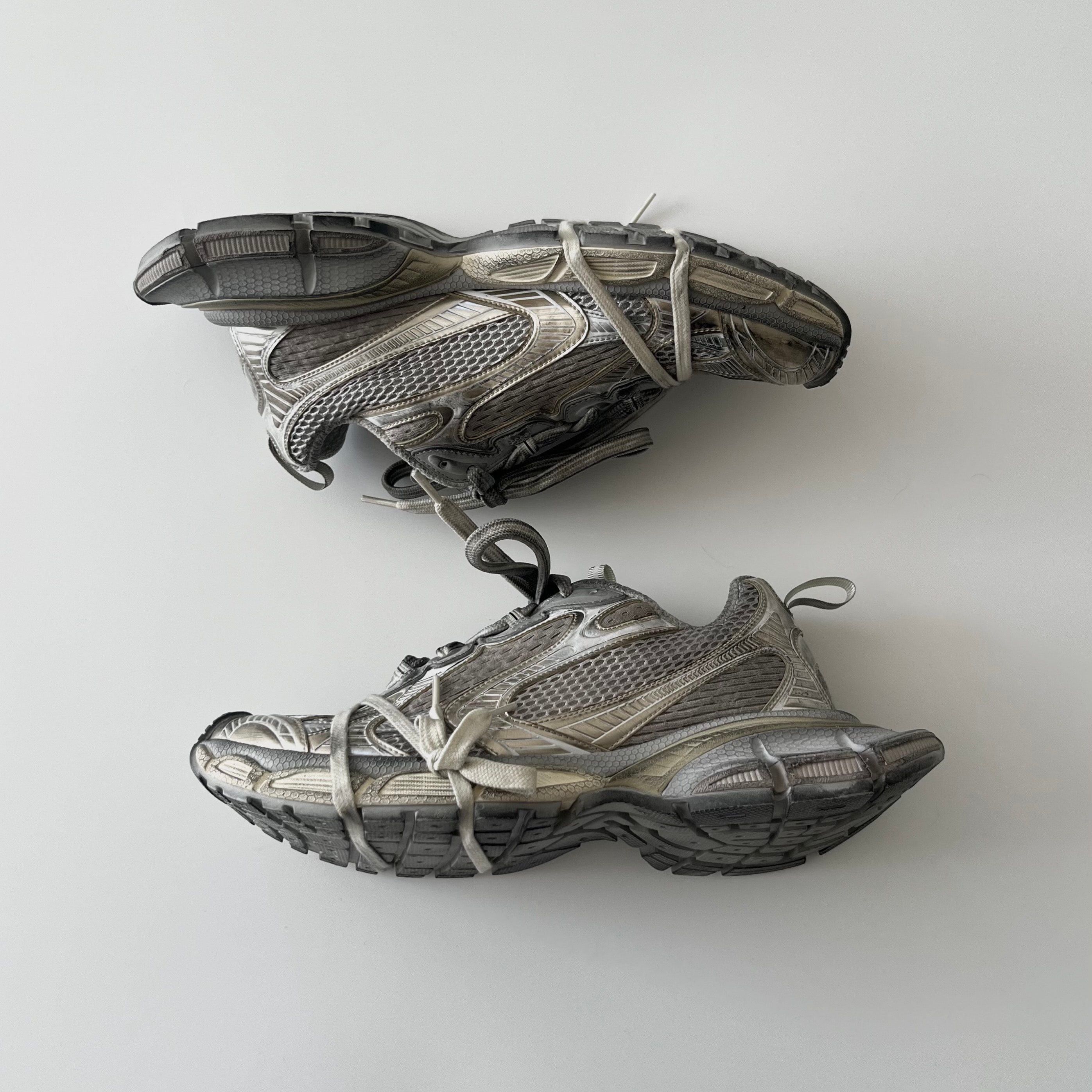 バレンシアガ 3XL スニーカー "オフホワイト/ライトベージュ"