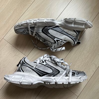 BALENCIAGA Women's 3XL Sneaker "Off White/White/Black"