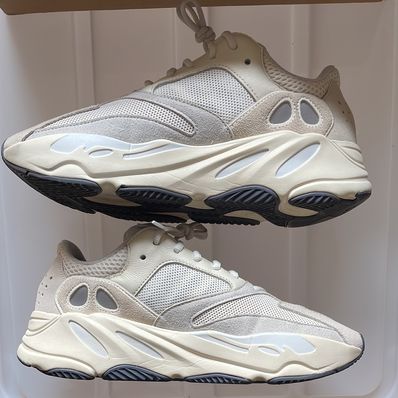 adidas YEEZY Boost 700 "Analog"