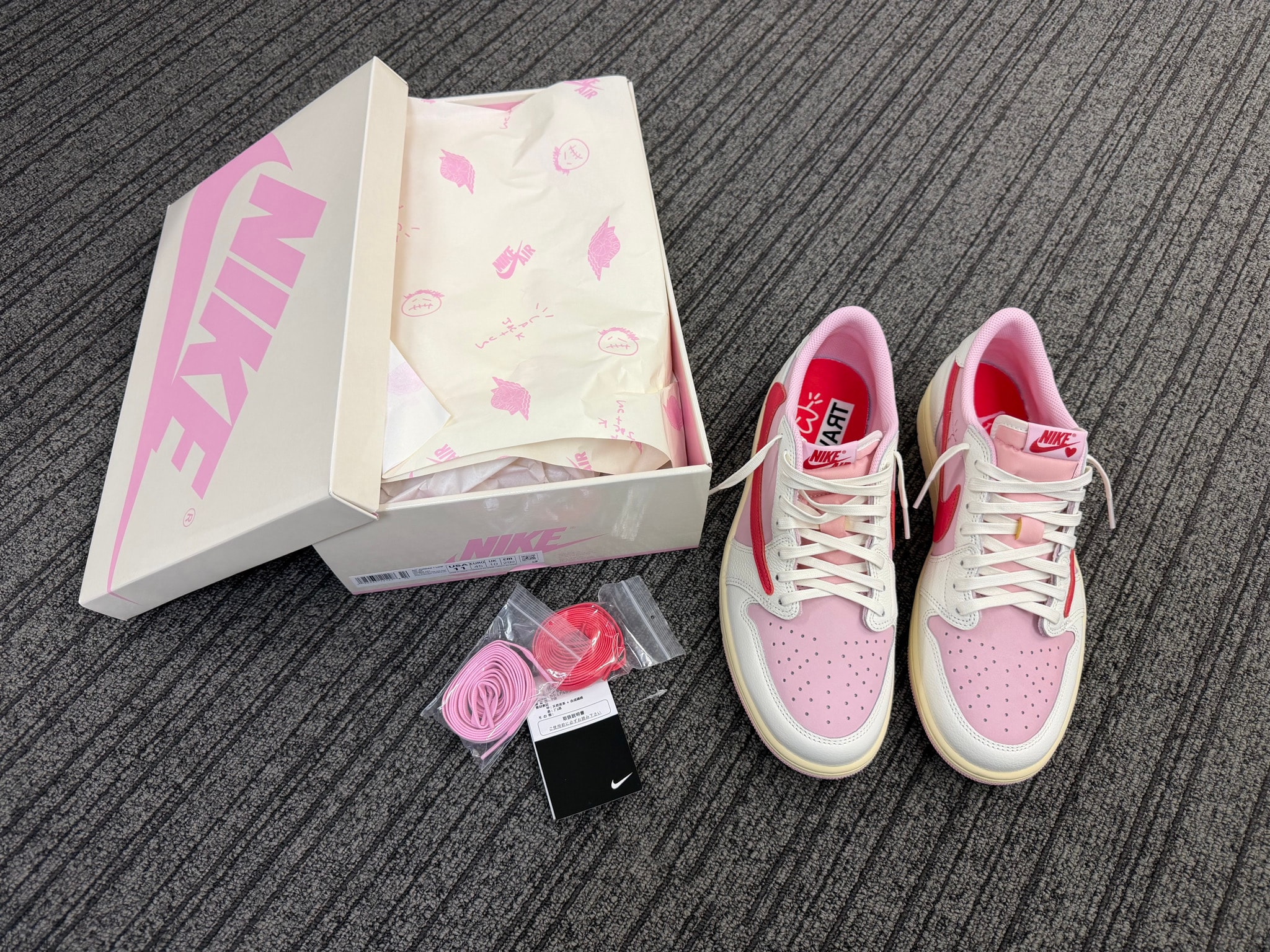 Travis Scott × Nike Air Jordan 1 Retro Low OG "Sail/Tropical Pink"