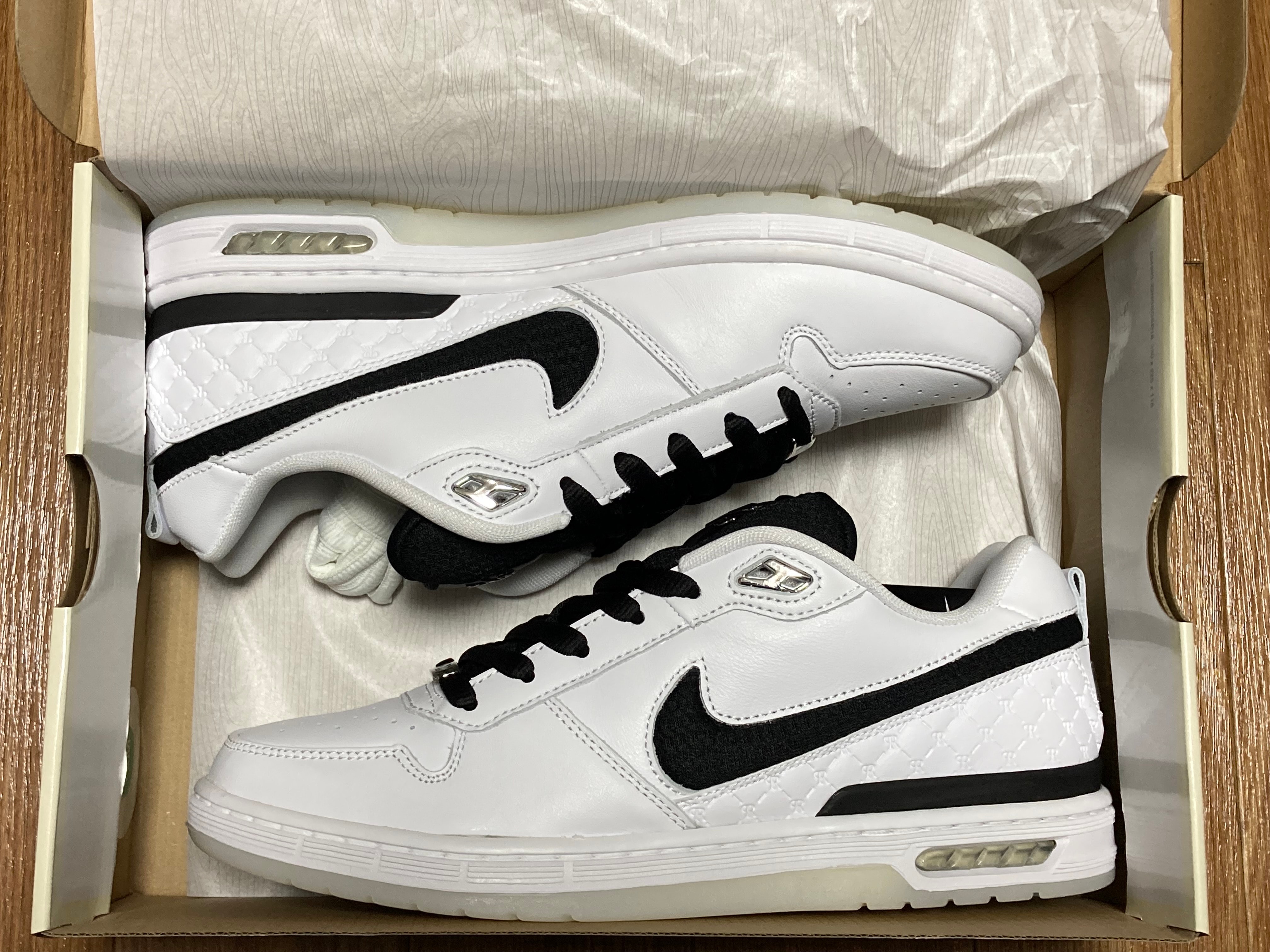 ナイキ SB ピーロッド1 レトロ "ホワイト アンド ブラック"