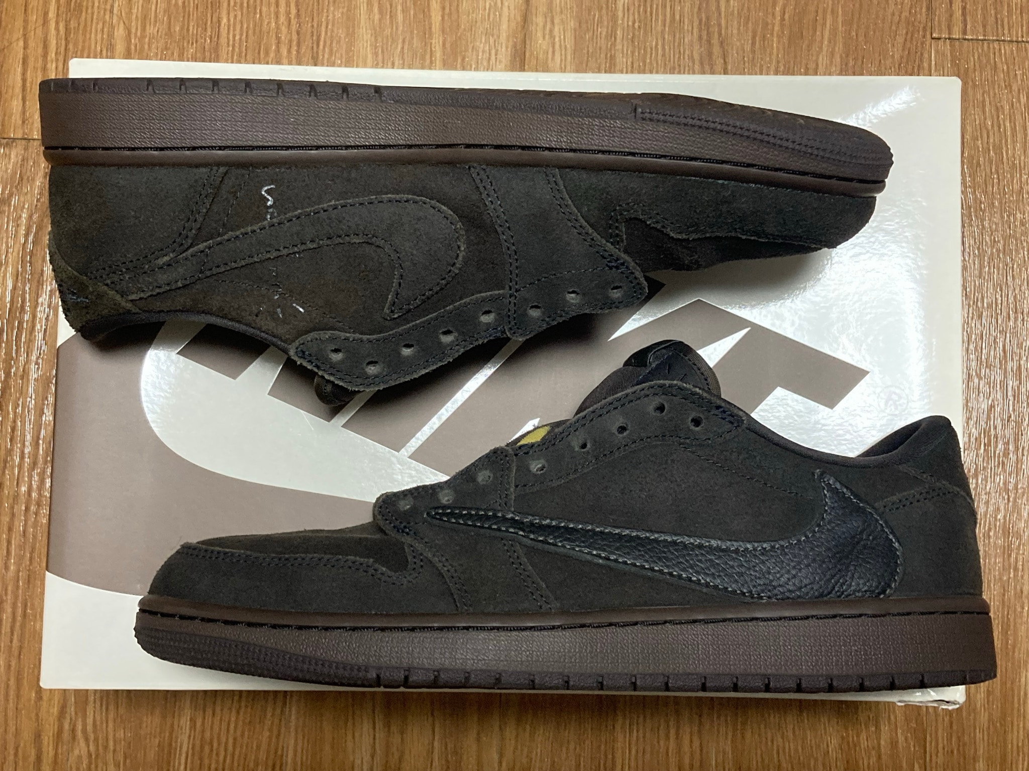 Travis Scott × Nike Air Jordan 1 Low OG SP "Velvet Brown and Dark Mocha"
