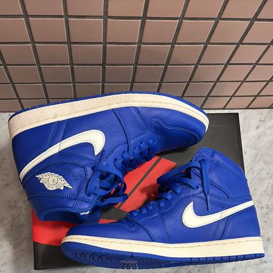 NIKE AIR JORDAN 1 RETRO HIGH "HYPER ROYAL"
