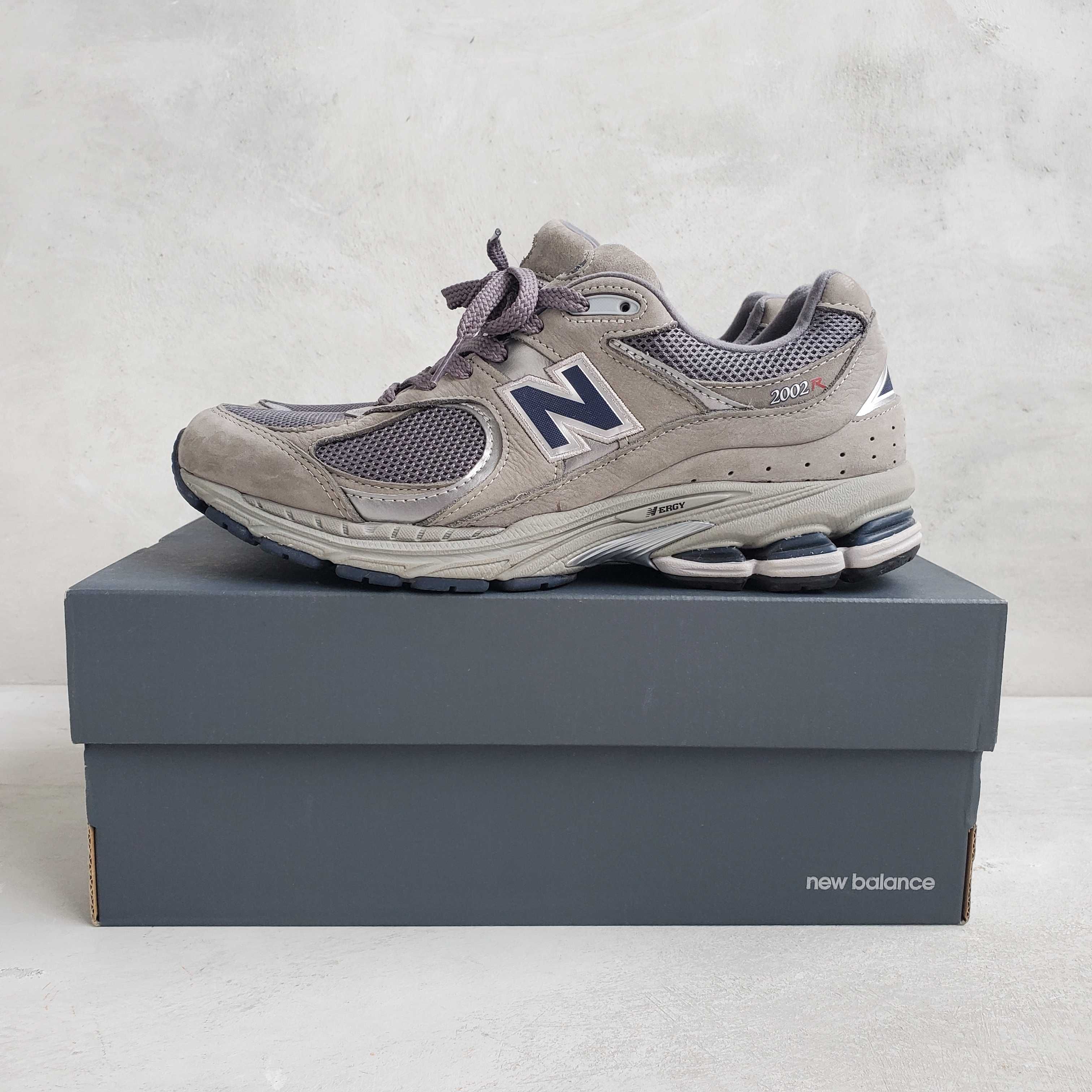 New Balance 2002R "Gray"