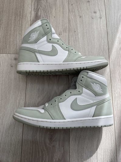 Nike Women's Air Jordan 1 High OG "Seafoam"