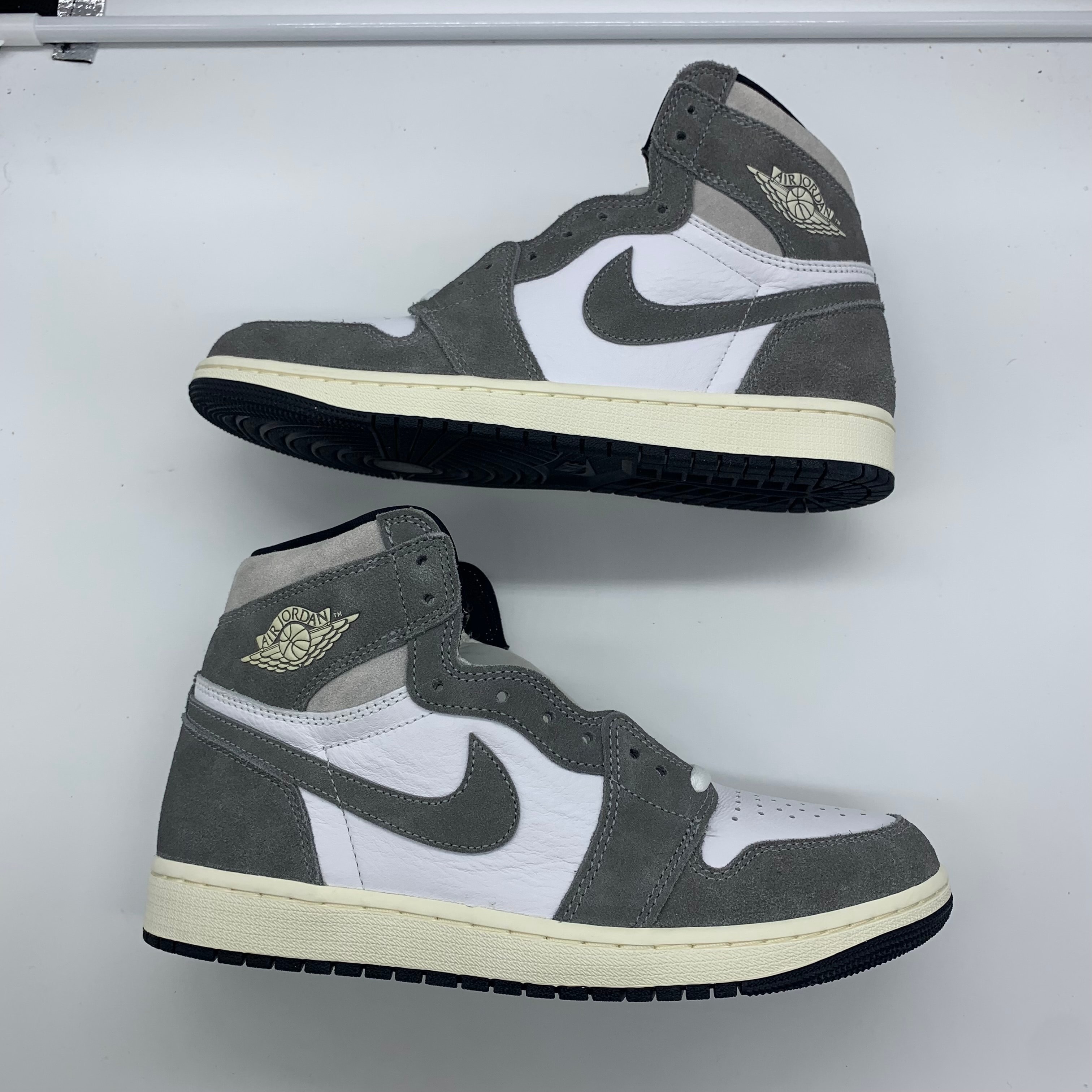 Nike Air Jordan 1 Retro High OG "Black and Smoke Grey"