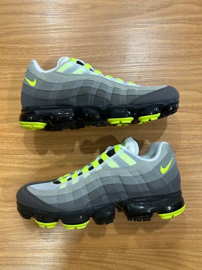 Nike Air Vapormax 95 "Neon"