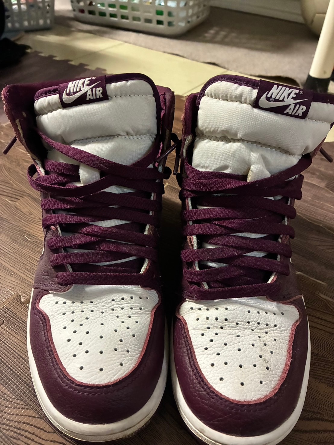 Nike Air Jordan 1 High OG "Bordeaux"