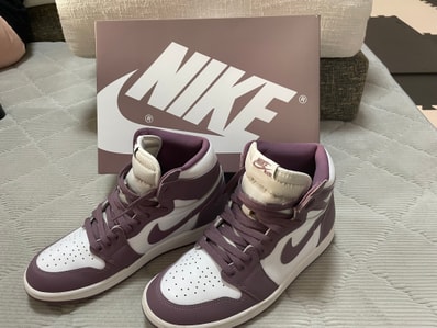 Nike Air Jordan 1 Retro High OG "Mauve"
