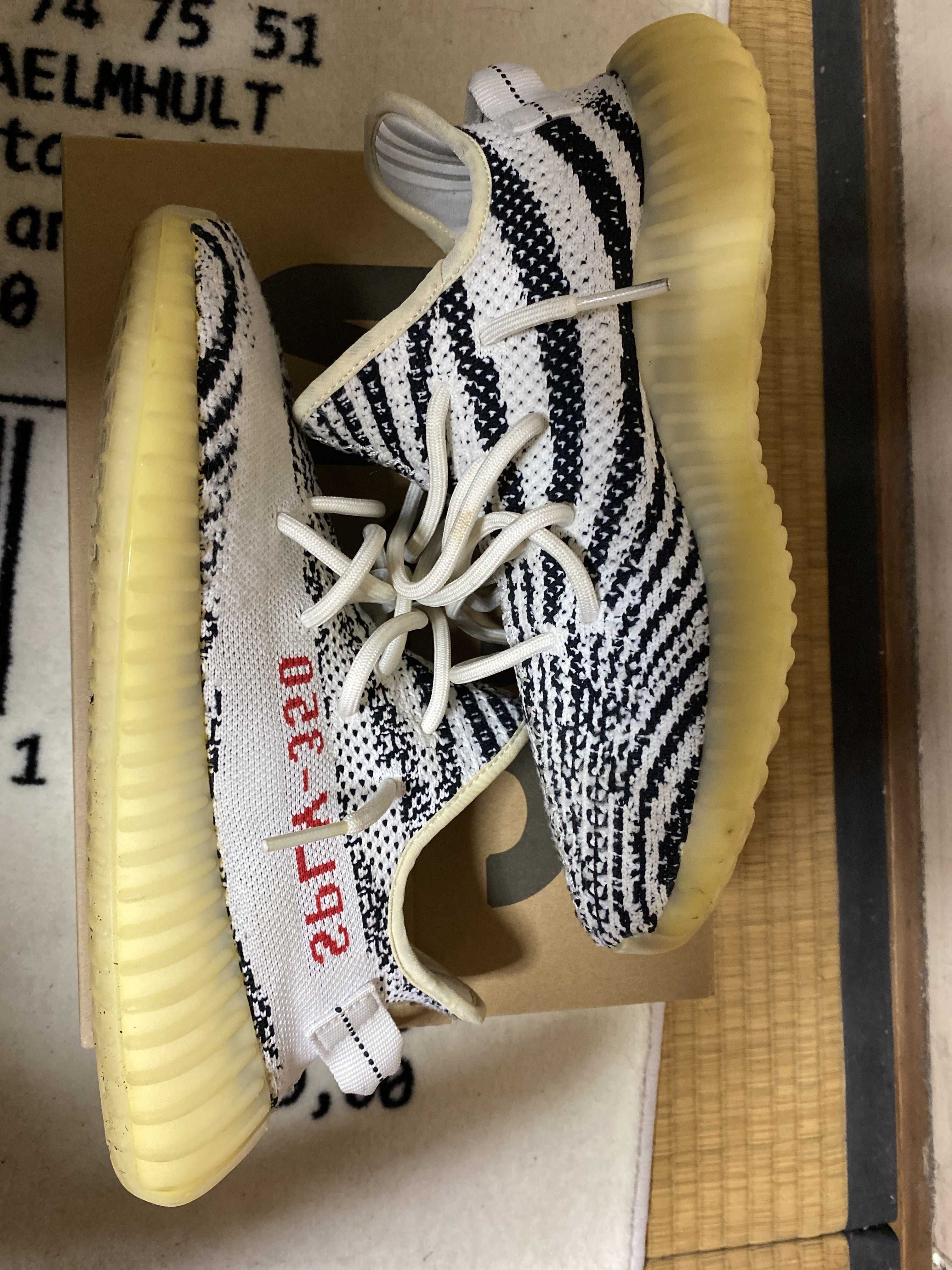 adidas YEEZY Boost 350 V2 "Zebra"