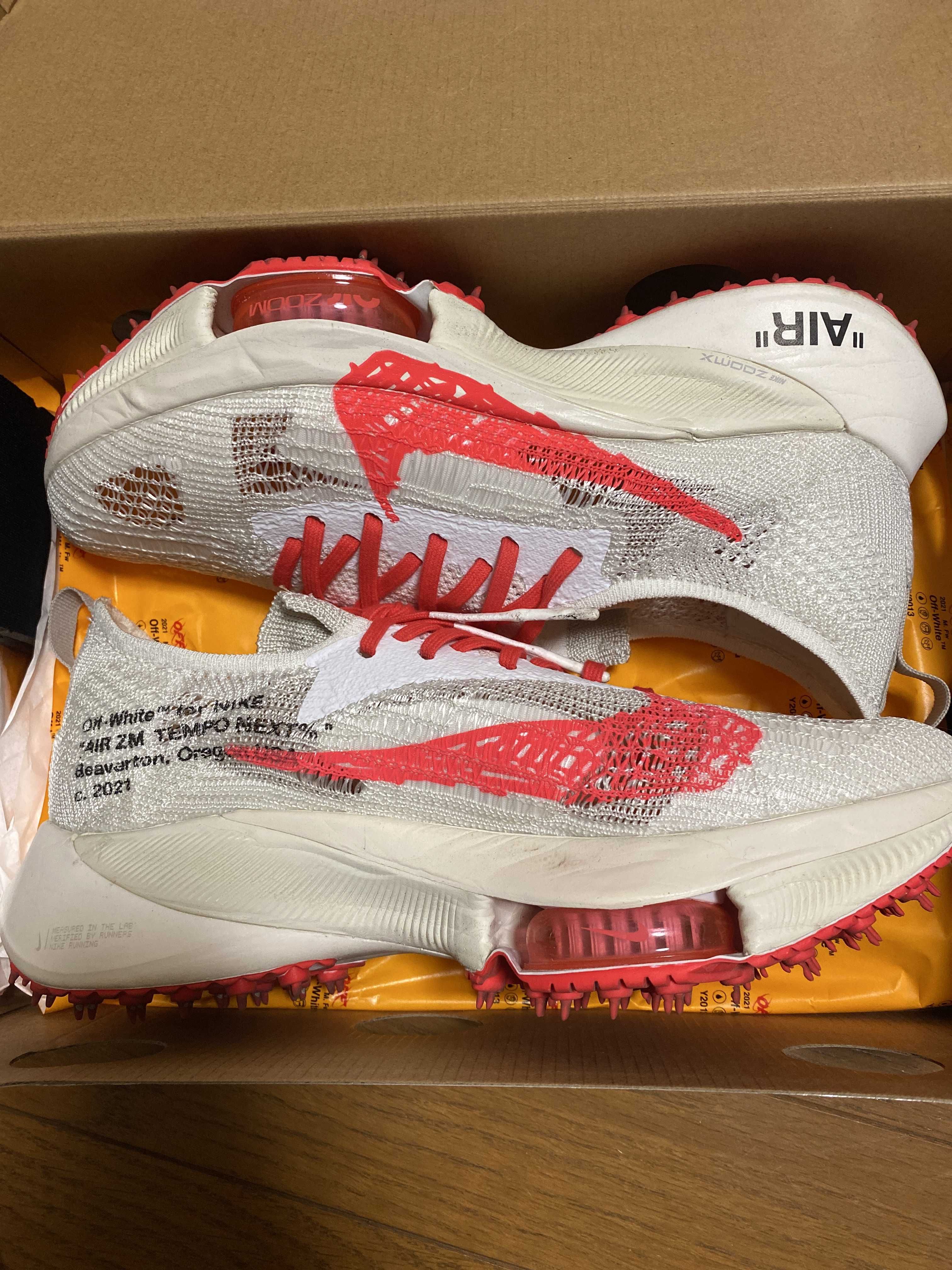 Off-White × Nike Air Zoom Tempo Next% Flyknit "Solar Red"