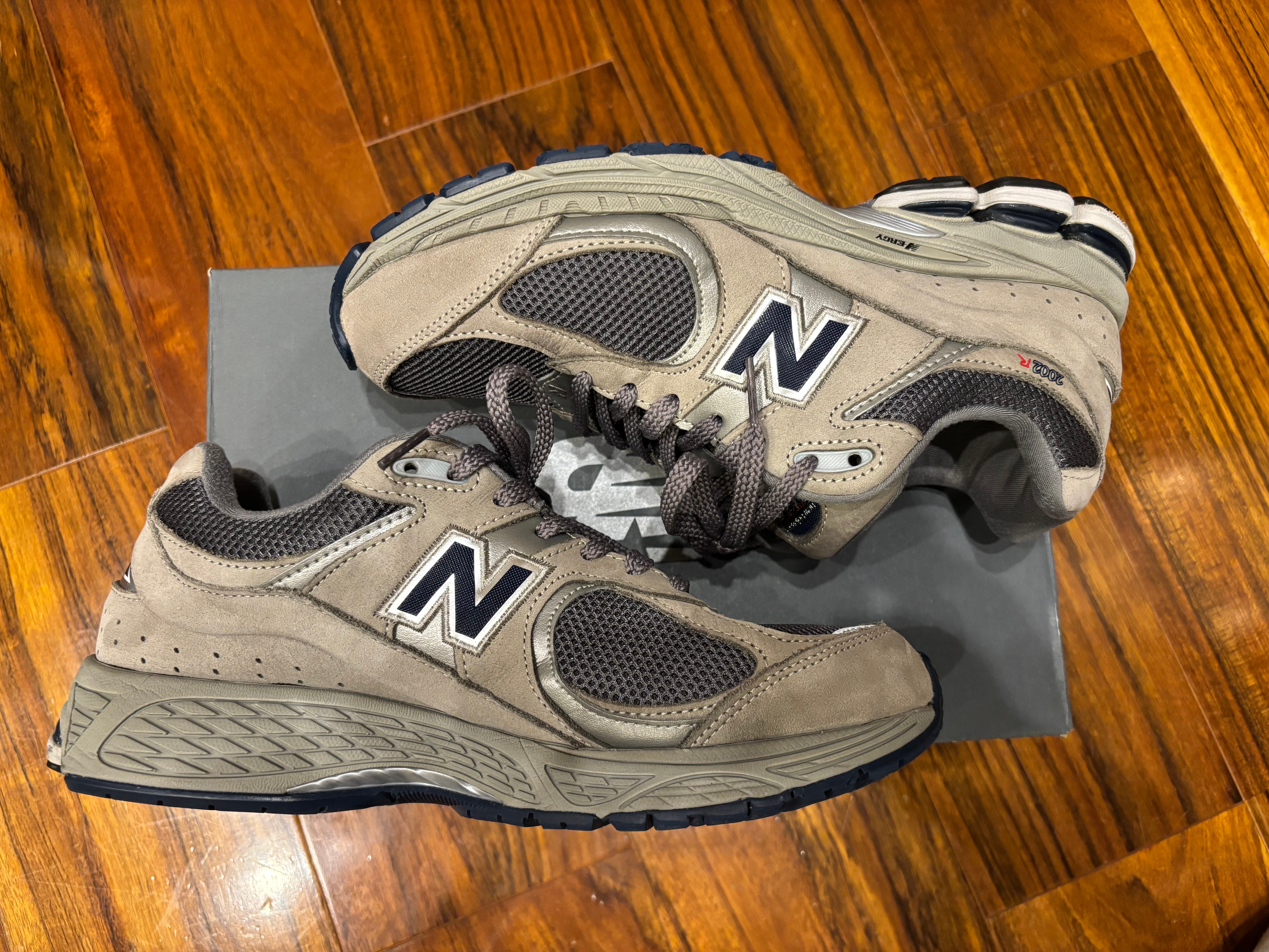 ニューバランス 2002R "グレー"