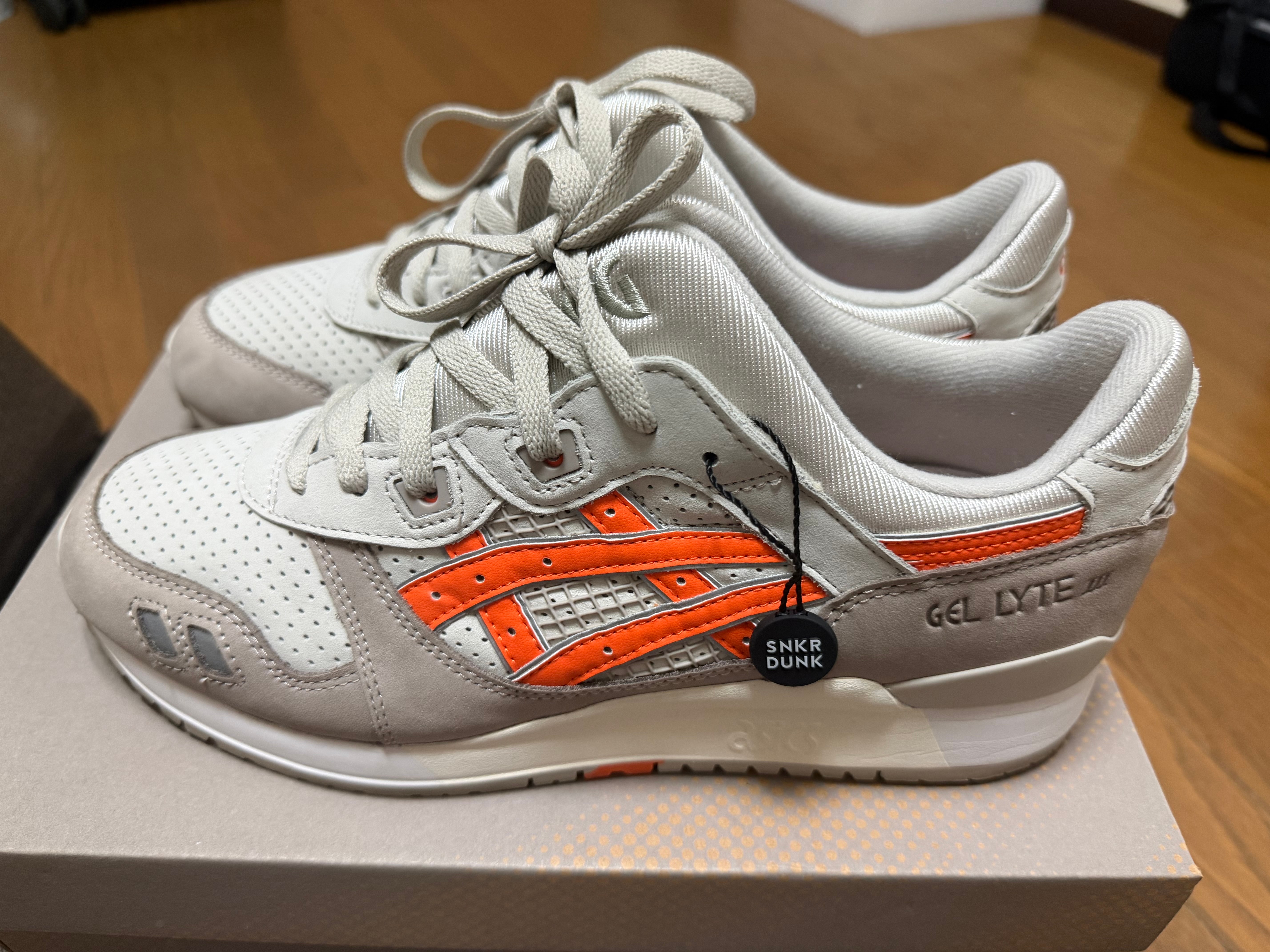 キス × アシックス ゲルライト3 リマスター "スーパーオレンジ"