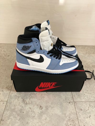 Nike Air Jordan 1 High OG "University Blue"