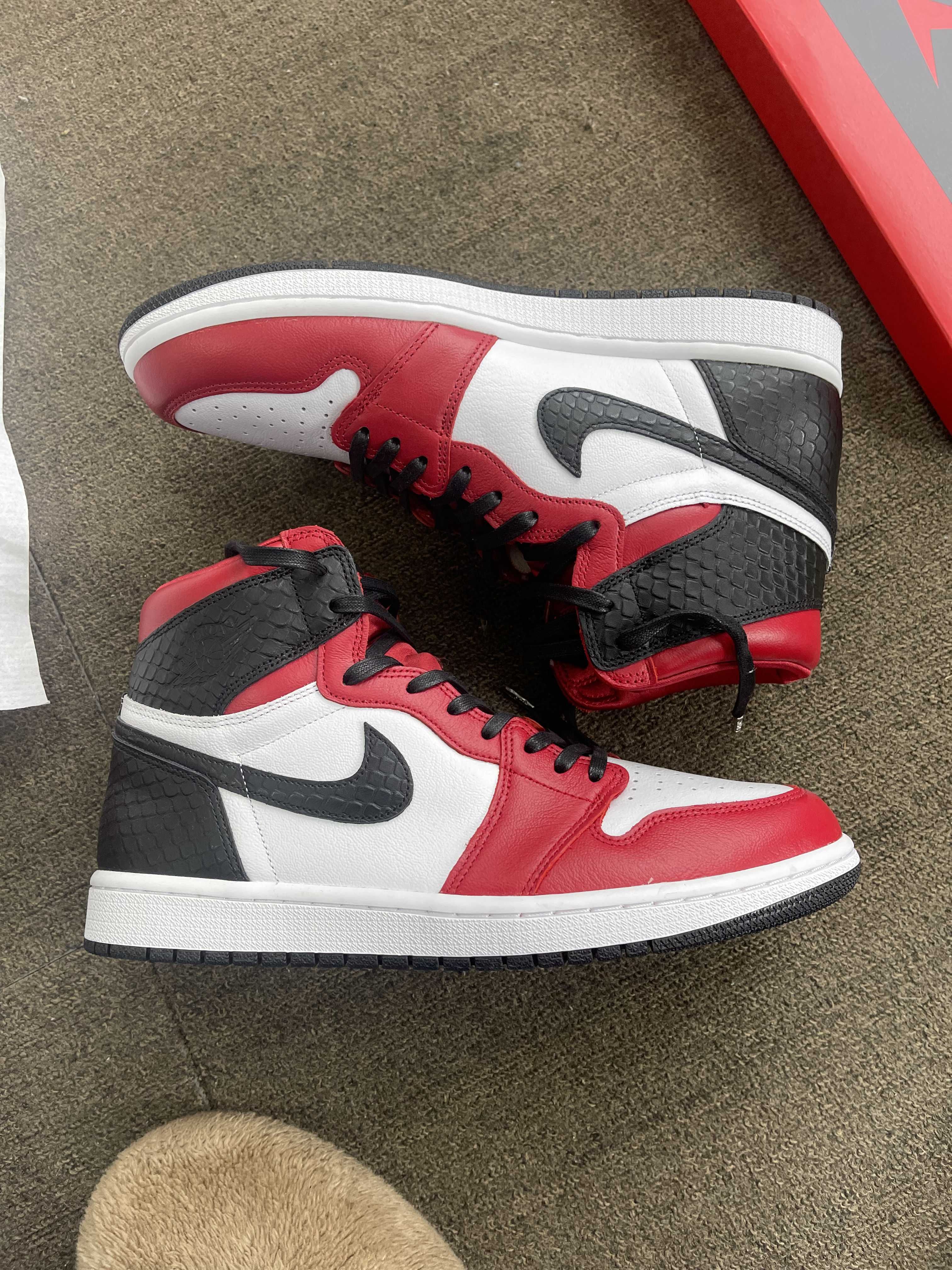 Nike Women's Air Jordan 1 High OG "Satin Red"