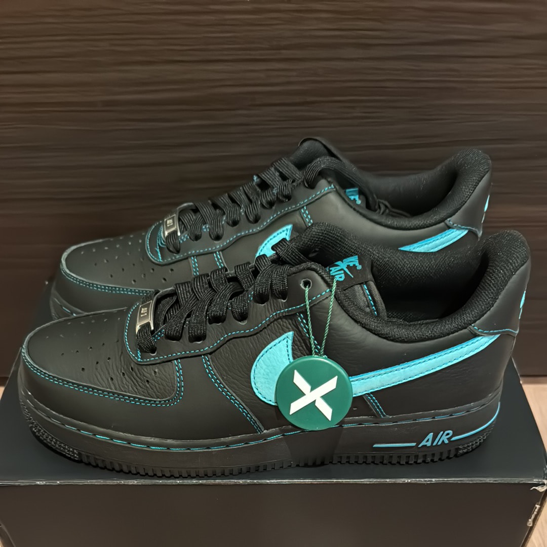 Nike Air Force 1 Low "Black Tiffany"