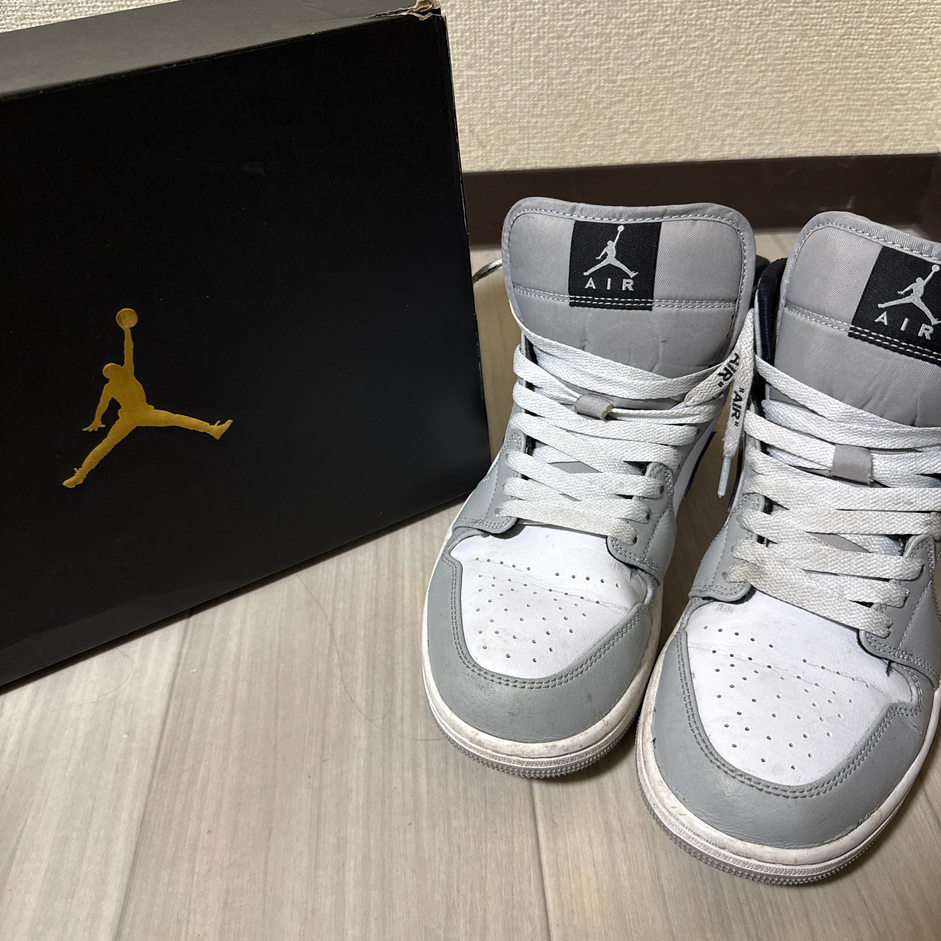 Nike Air Jordan 1 Mid "Light Smoke Grey/White/Black"