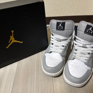 Nike Air Jordan 1 Mid "Light Smoke Grey/White/Black"