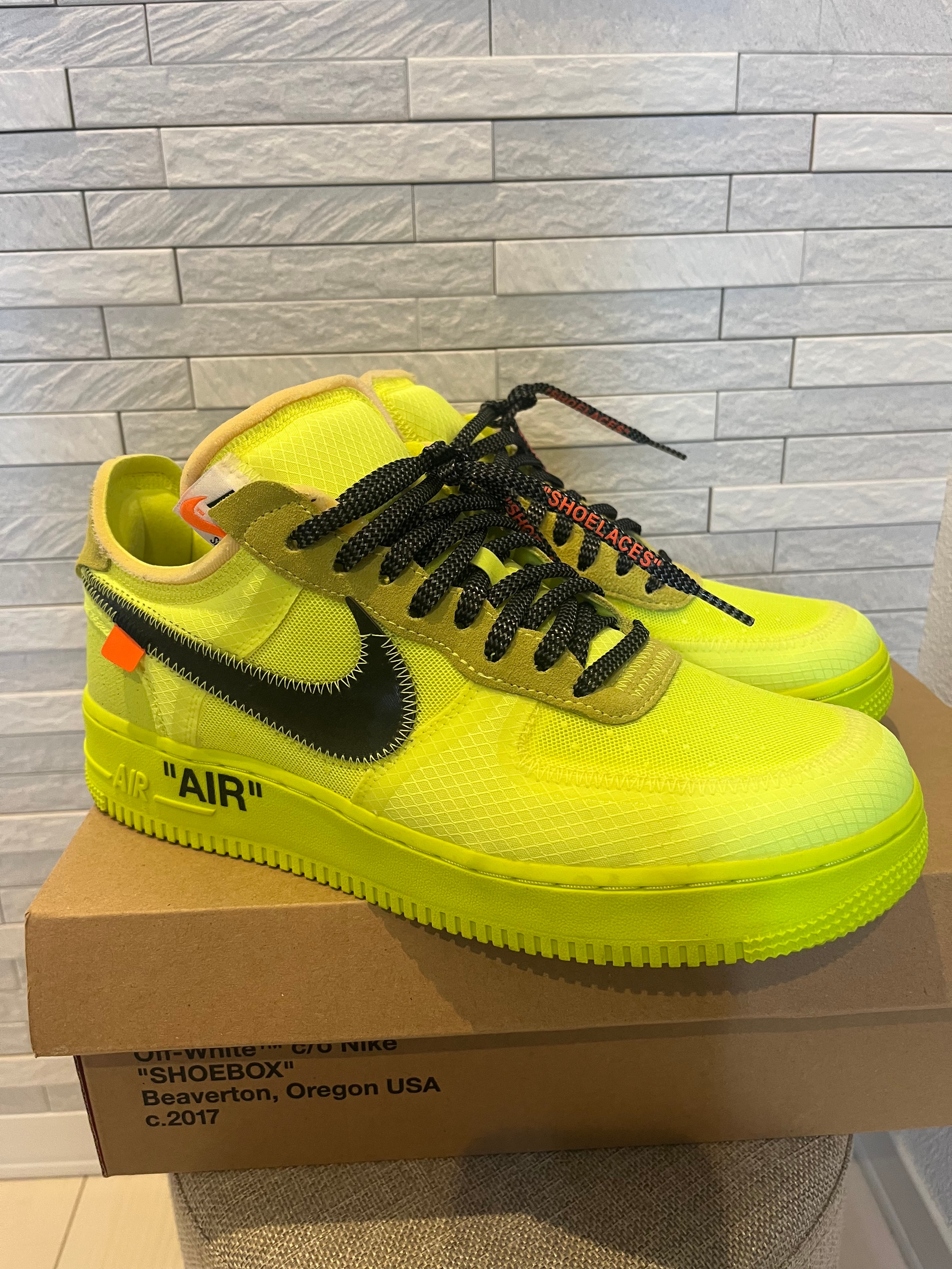 Off-White × Nike Air Force 1 Low "Volt"