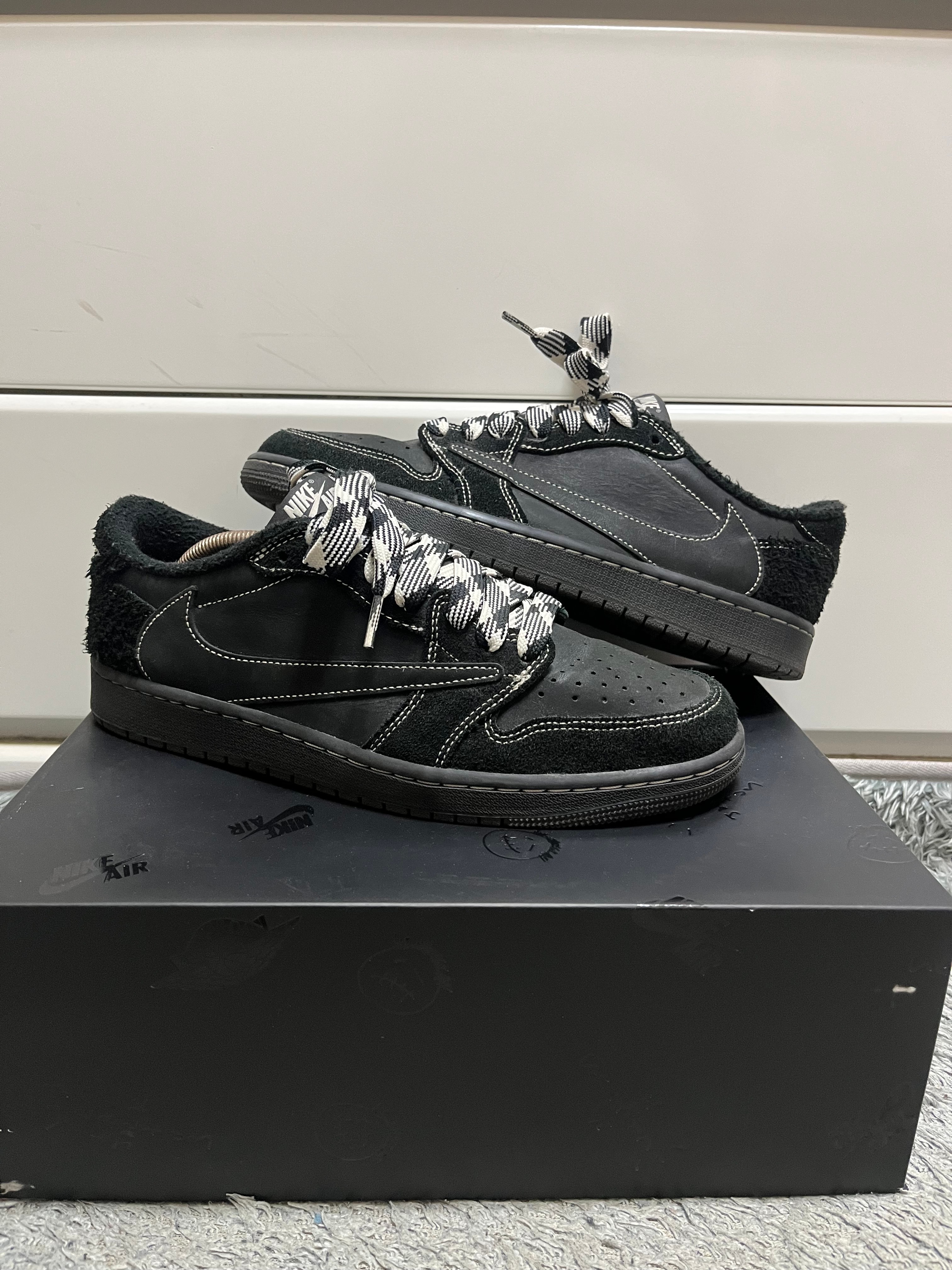 Travis Scott × Nike Air Jordan 1 Low OG SP "Black Phantom"