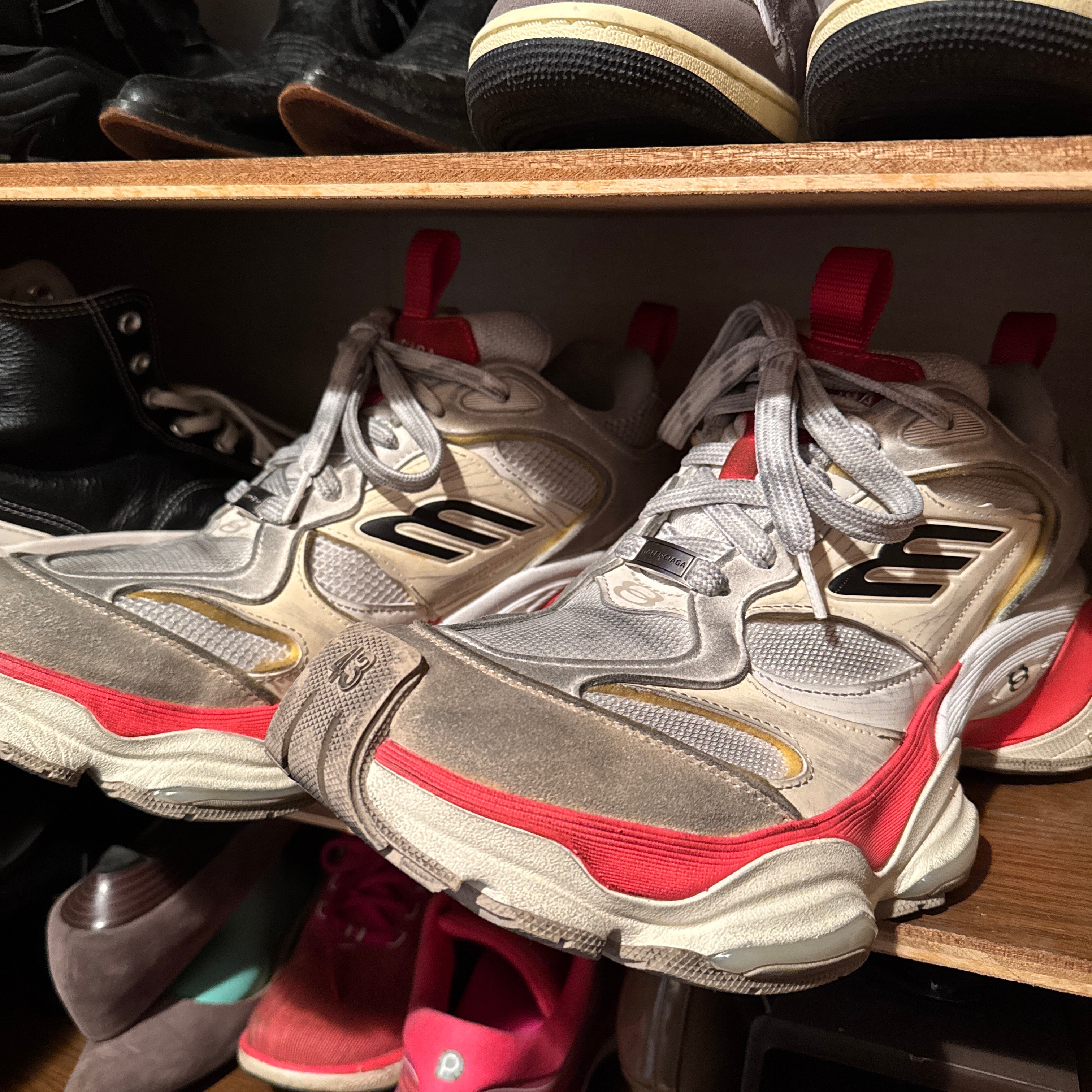 バレンシアガ カーゴ スニーカー "ベージュ/グレー/レッド"