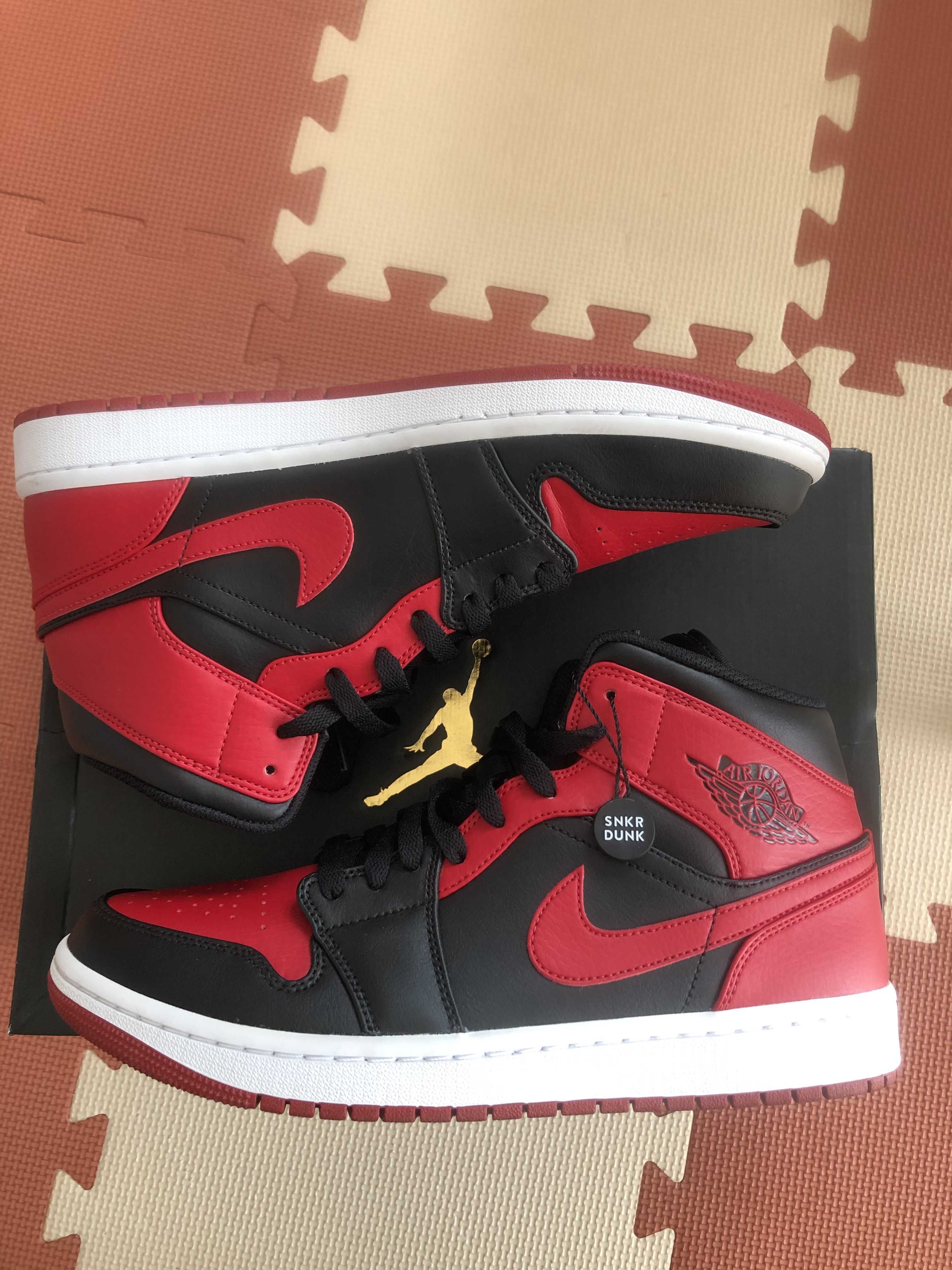 Nike Air Jordan 1 Mid "Bred"