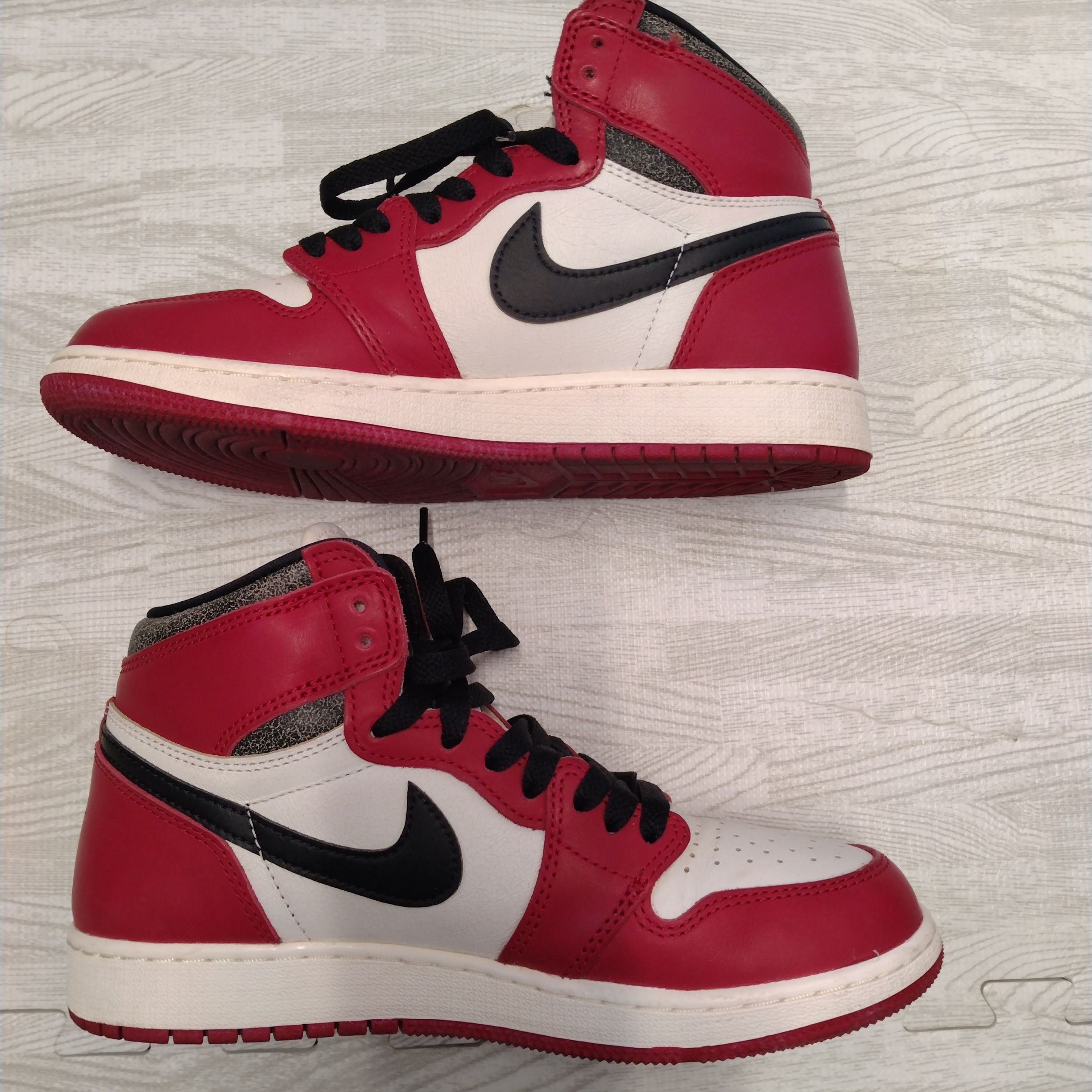 Nike GS Air Jordan 1 High OG "Lost & Found/Chicago"