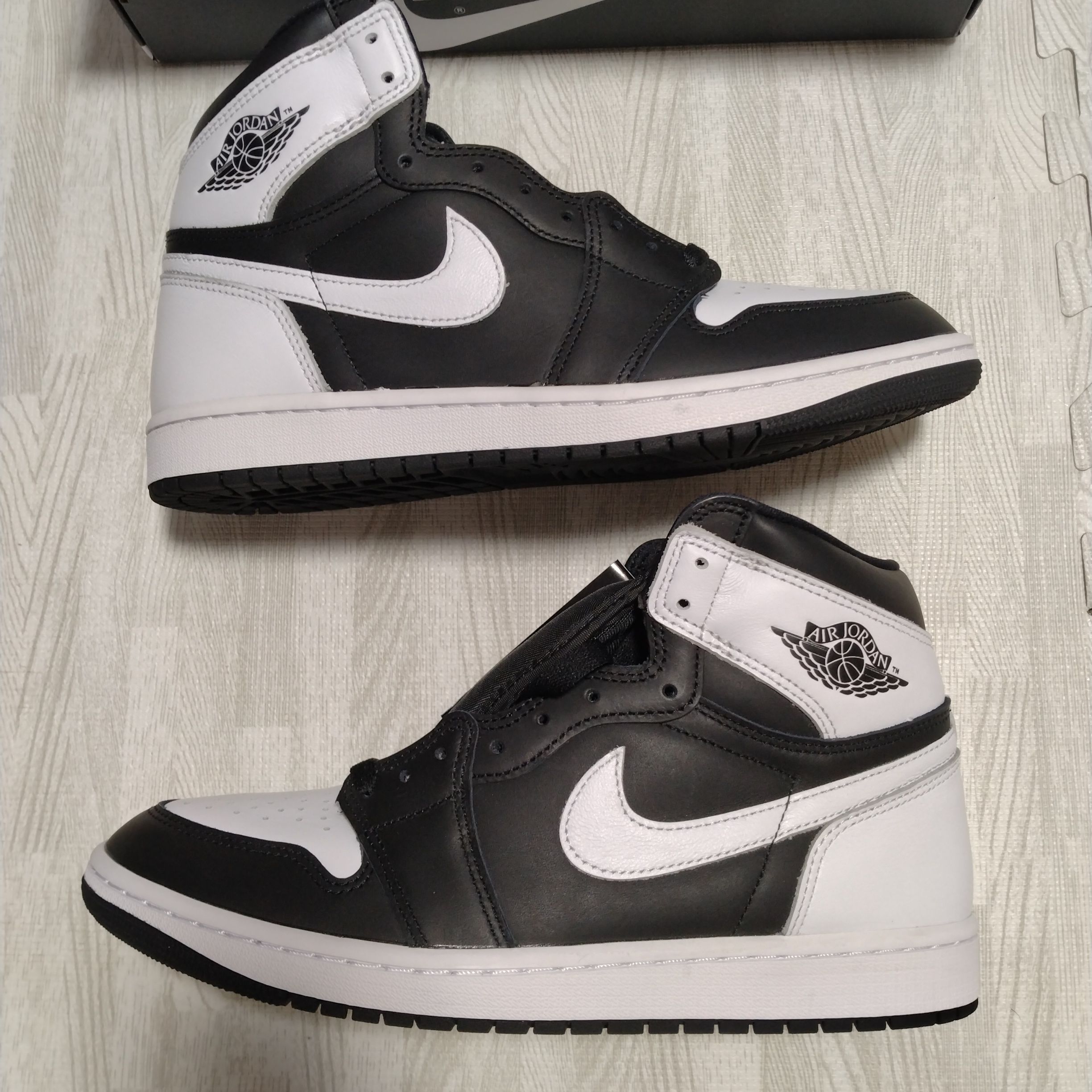 Nike Air Jordan 1 Retro High OG "Black/White"