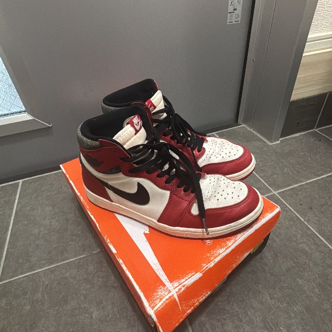 Nike Air Jordan 1 High OG "Lost & Found/Chicago"
