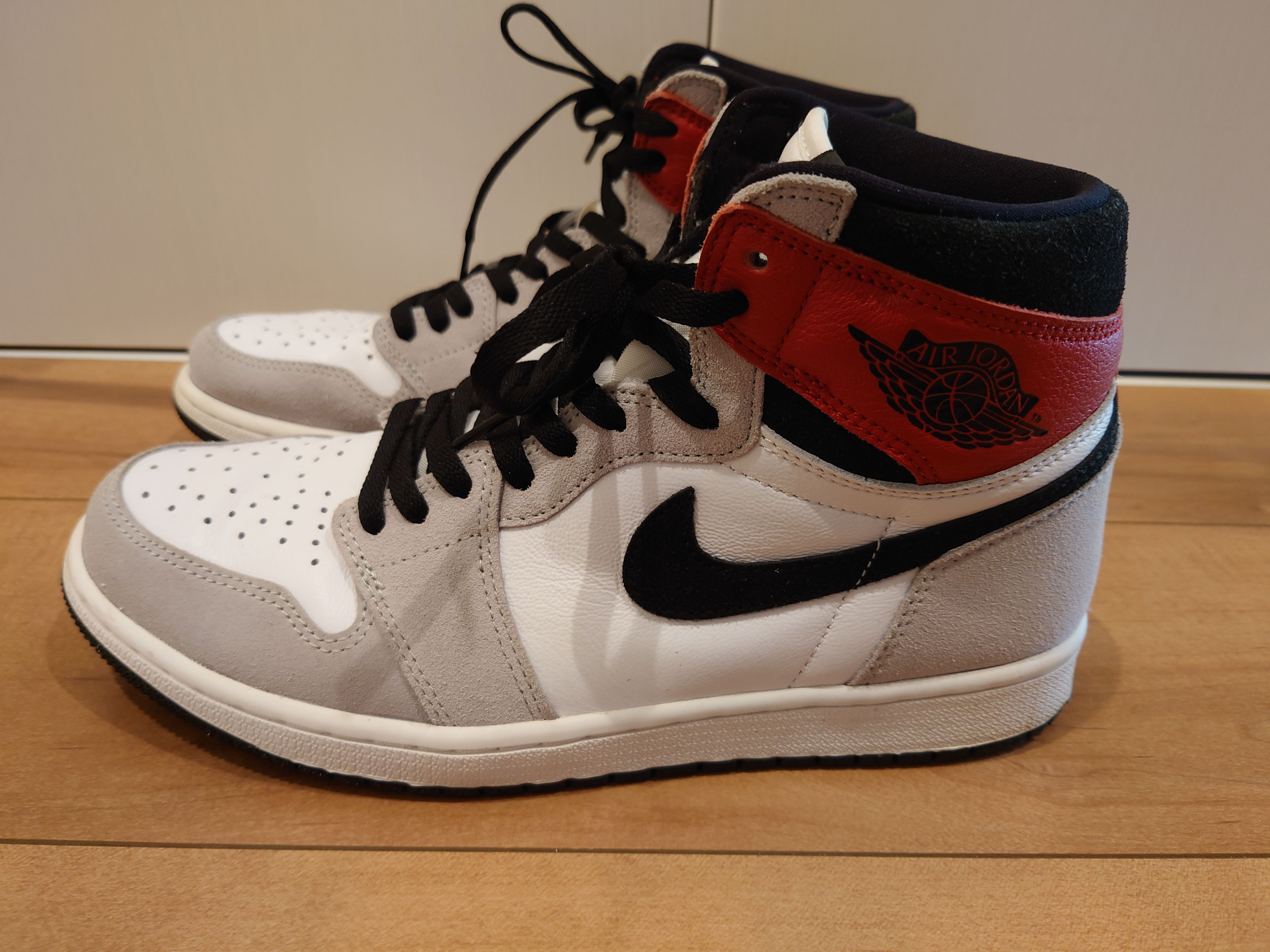 Nike Air Jordan 1 High OG "White/Black/Light Smoke Grey"