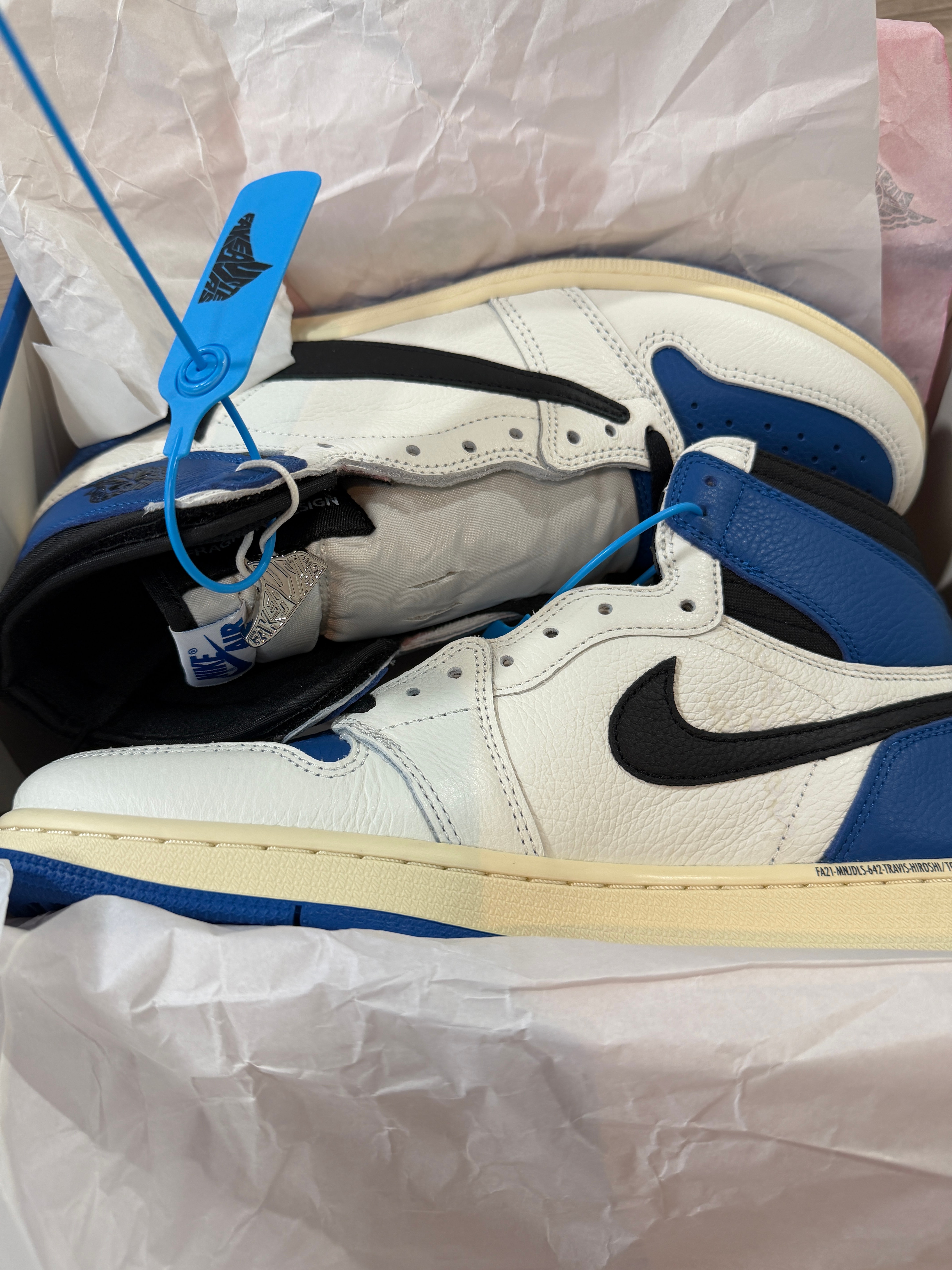 Travis Scott × fragment design × Nike Air Jordan 1 Retro High OG SP "Military Blue"