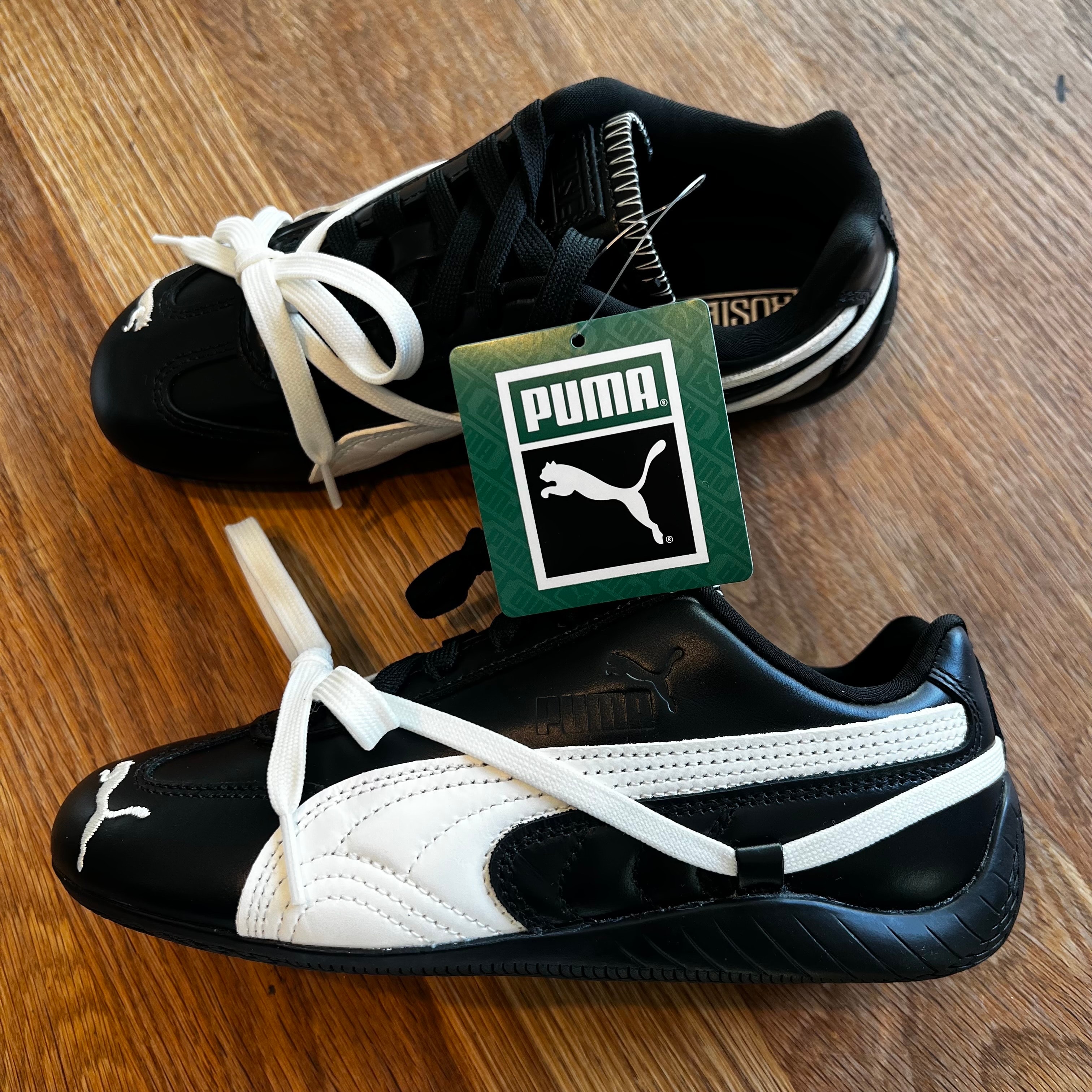 ブラックピンク ロゼ × プーマ ウィメンズ スピードキャット