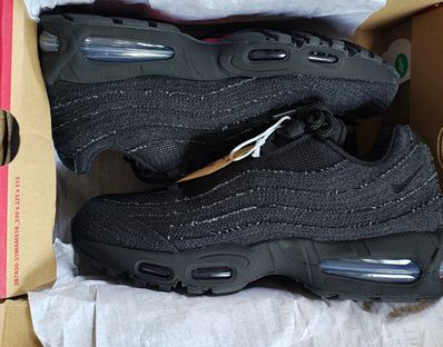 Levi's × Nike Air Max 95 OG "Denim Black"