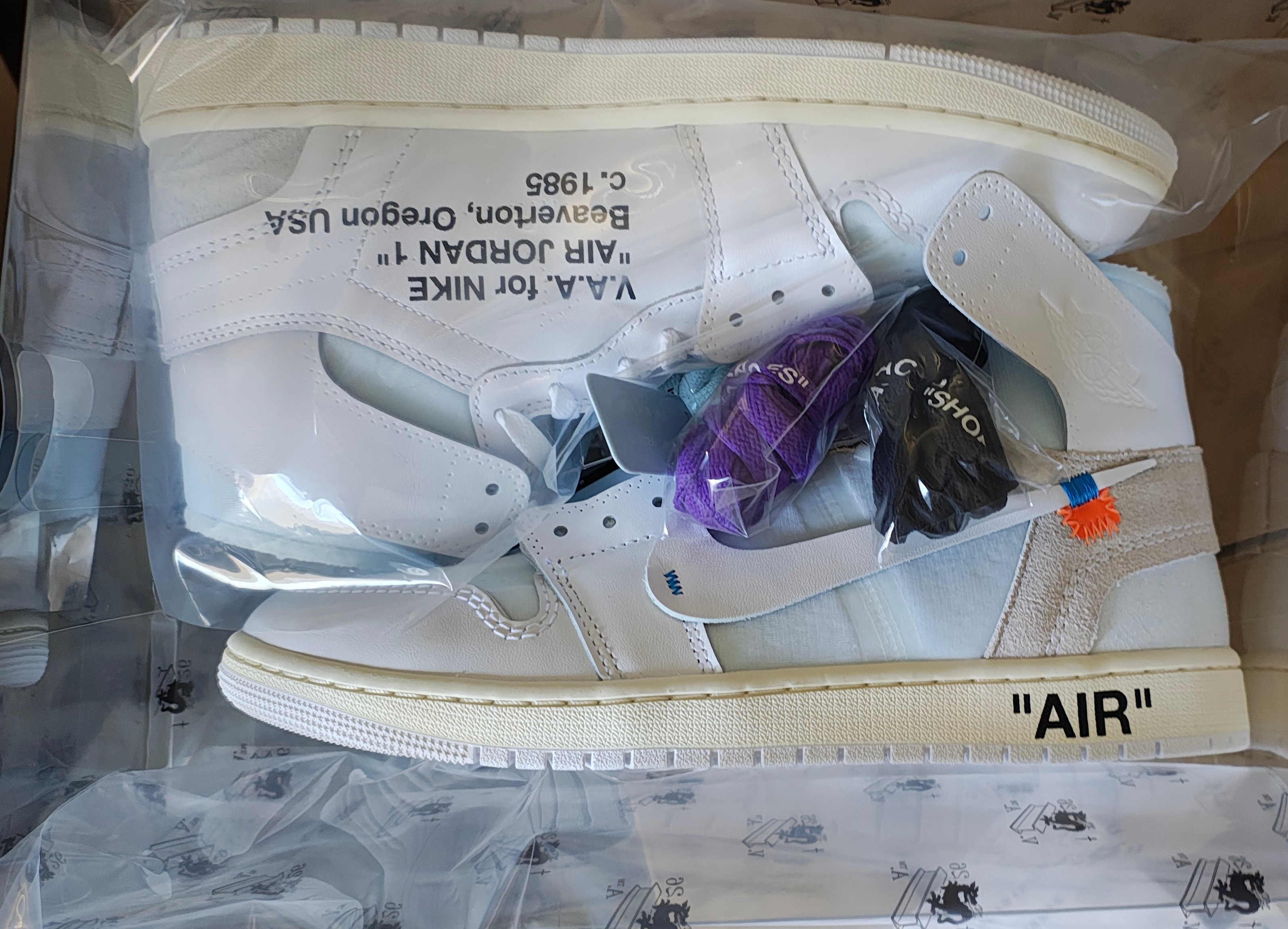 Virgil Abloh Archive (V.A.A.) × Nike Air Jordan 1 Retro High OG "Alaska"