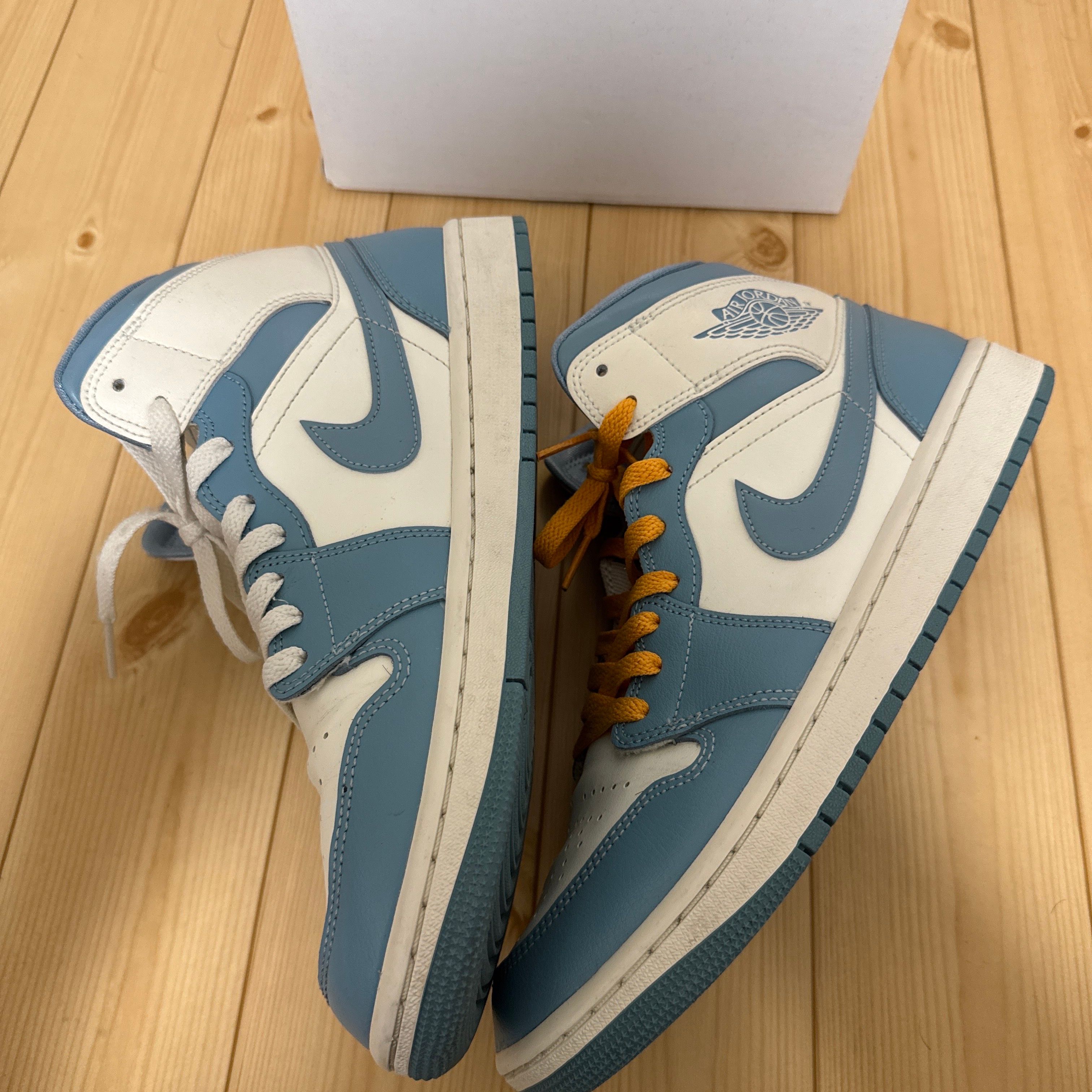 Nike Women's Air Jordan 1 Mid "University Blue"
