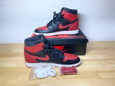 Nike Air Jordan 1 Retro High OG "Bred/Banned" (2016)