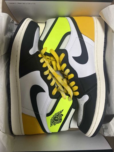 Nike Air Jordan 1 High OG "Volt Gold"