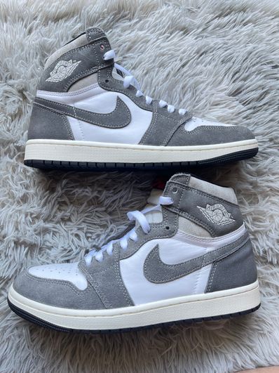 Nike Air Jordan 1 Retro High OG "Black and Smoke Grey"